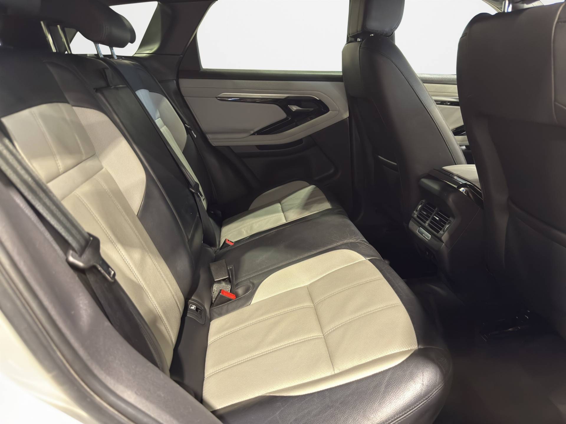 LAND ROVER Range Rover Evoque Evoque 2.0d i4 mhev S Business Edition Premium awd 180cv auto usata in pronta consegna - Brandini
