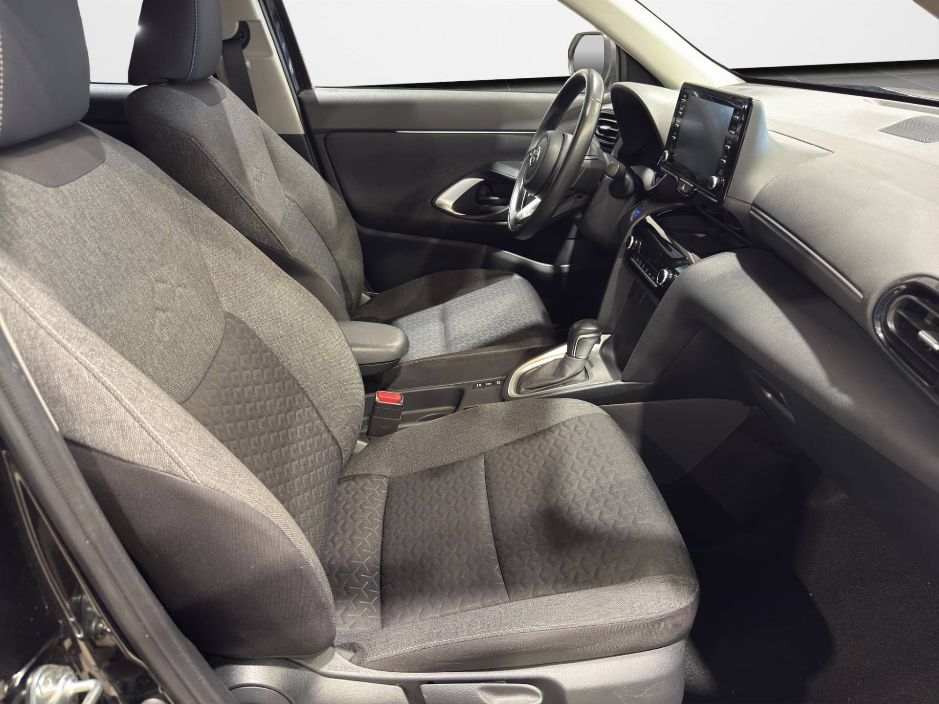 TOYOTA Yaris Cross Yaris Cross 1.5h Business fwd 116cv e-cvt usata in pronta consegna - Brandini