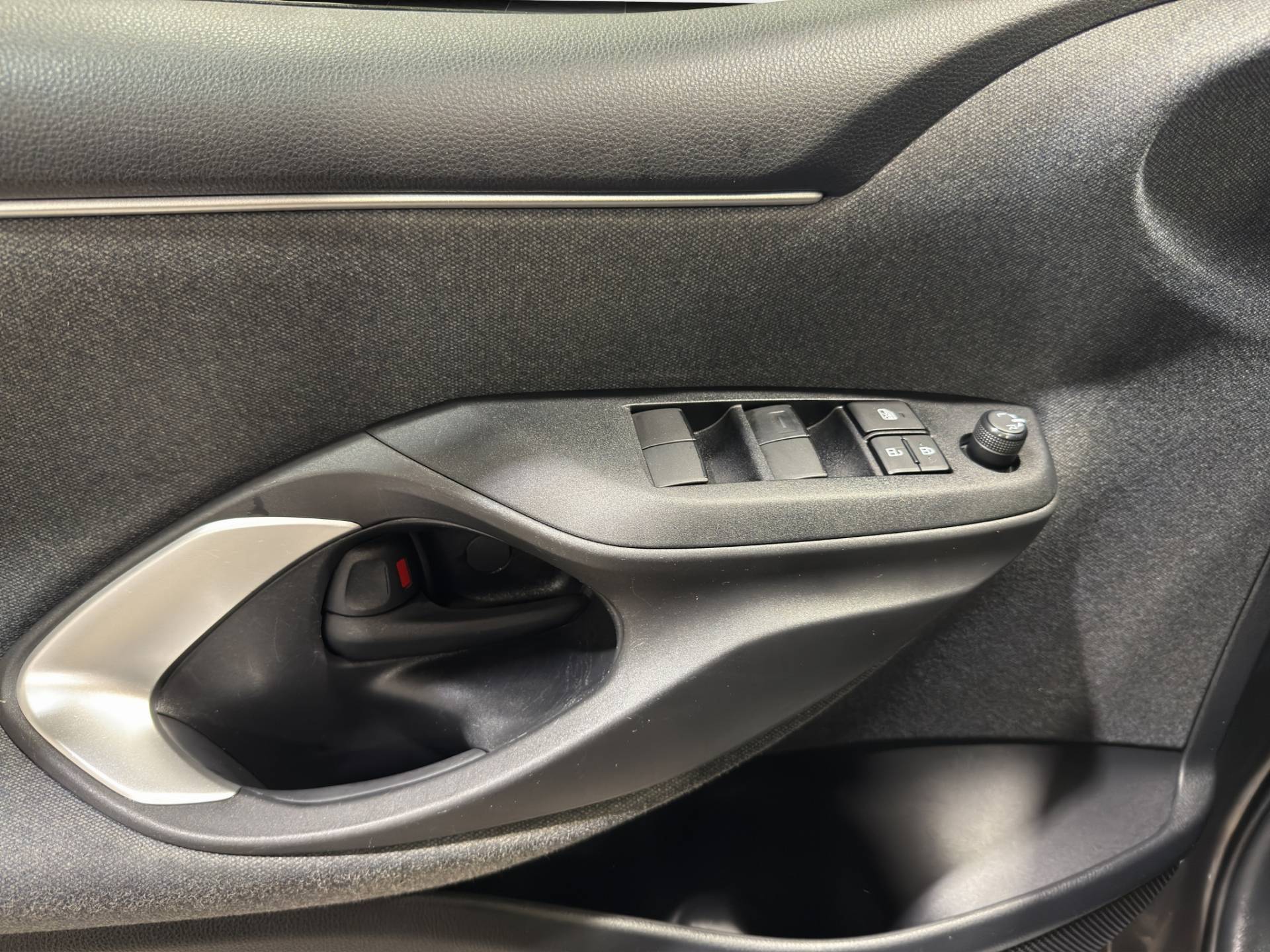 Auto Venduta - TOYOTA Yaris Yaris 1.5h Trend usata in pronta consegna - Brandini