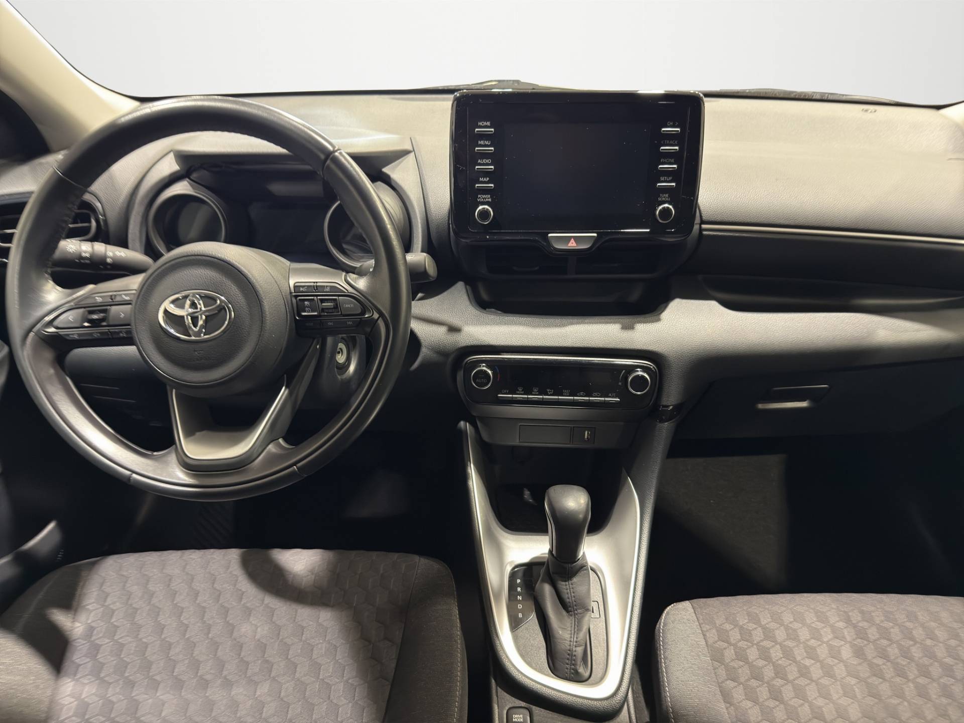 Auto Venduta - TOYOTA Yaris Yaris 1.5h Trend usata in pronta consegna - Brandini