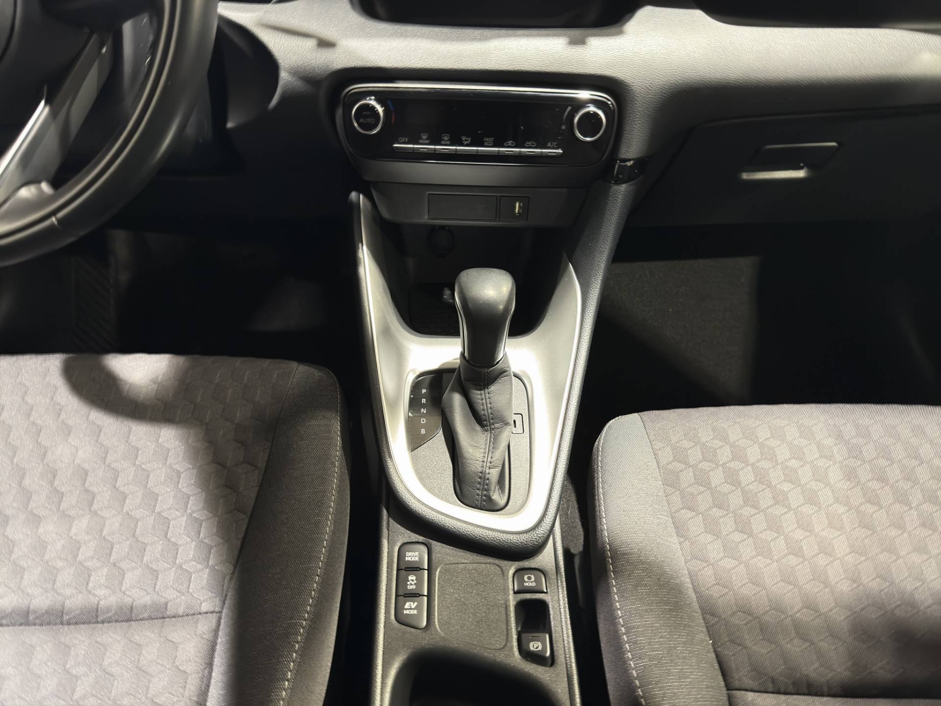 Auto Venduta - TOYOTA Yaris Yaris 1.5h Trend usata in pronta consegna - Brandini