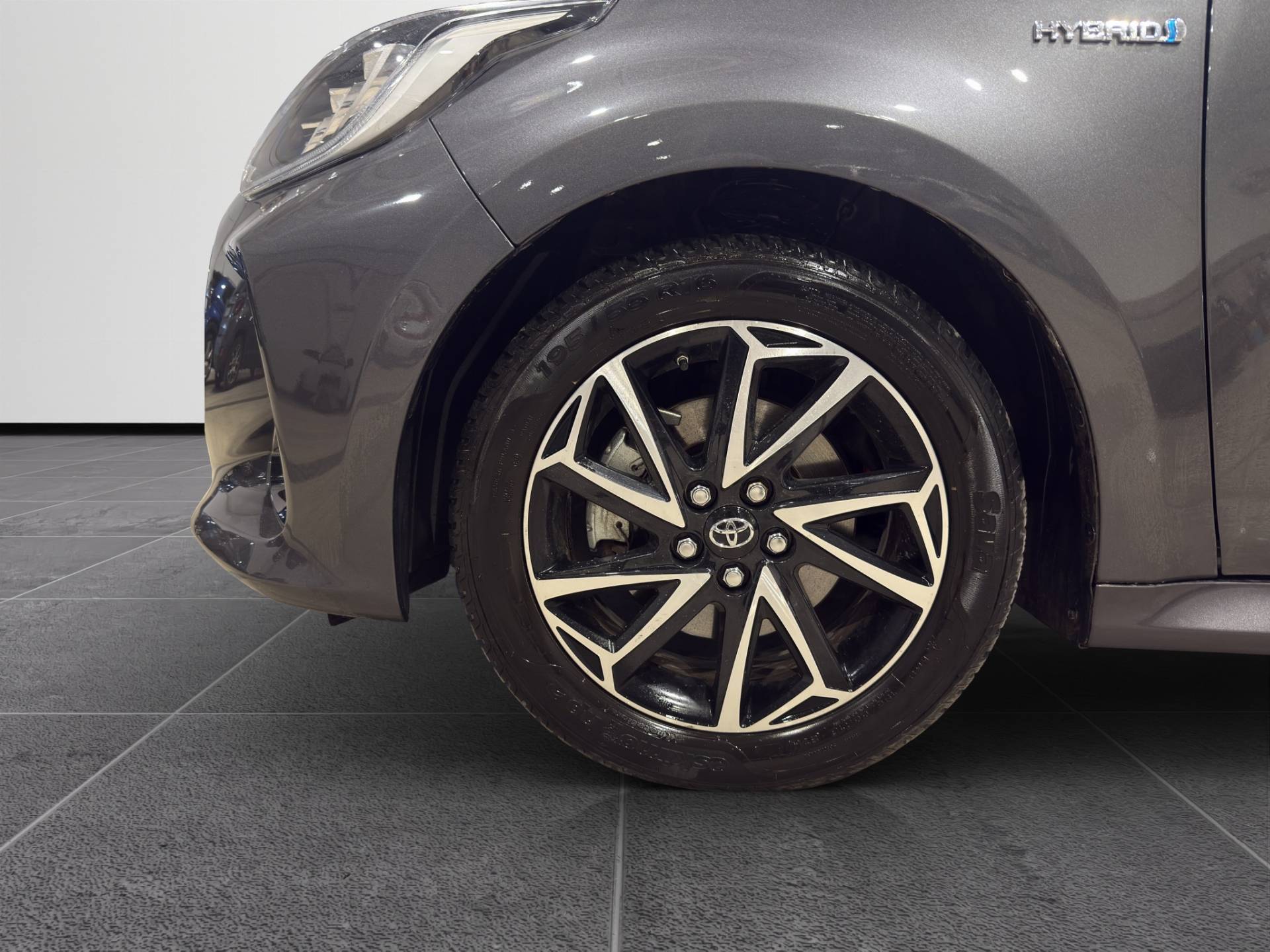 Auto Venduta - TOYOTA Yaris Yaris 1.5h Trend usata in pronta consegna - Brandini