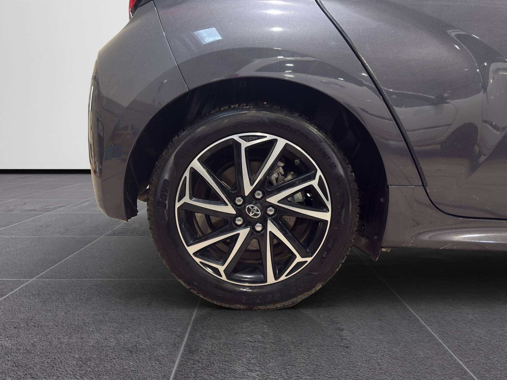 Auto Venduta - TOYOTA Yaris Yaris 1.5h Trend usata in pronta consegna - Brandini