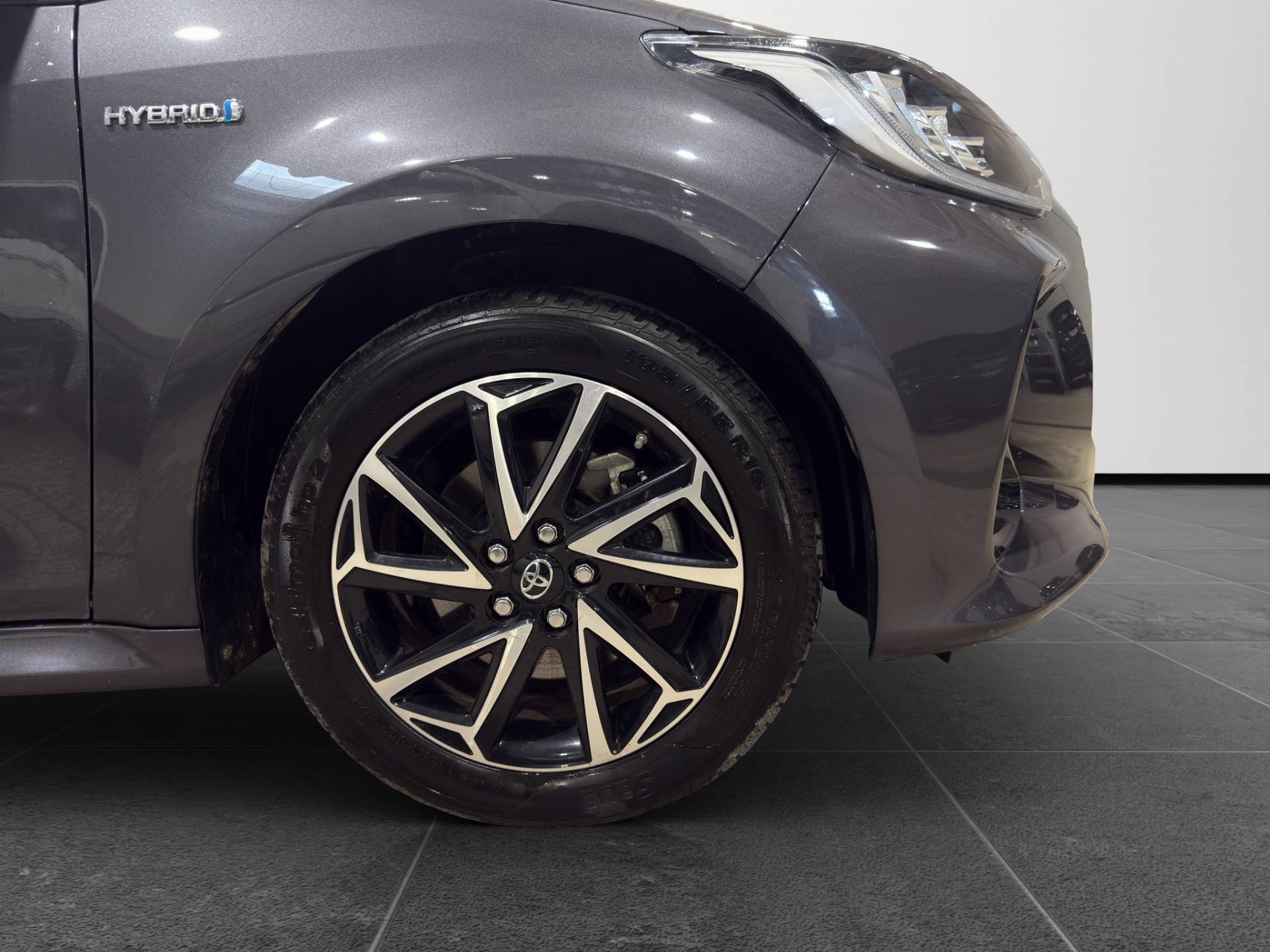 Auto Venduta - TOYOTA Yaris Yaris 1.5h Trend usata in pronta consegna - Brandini