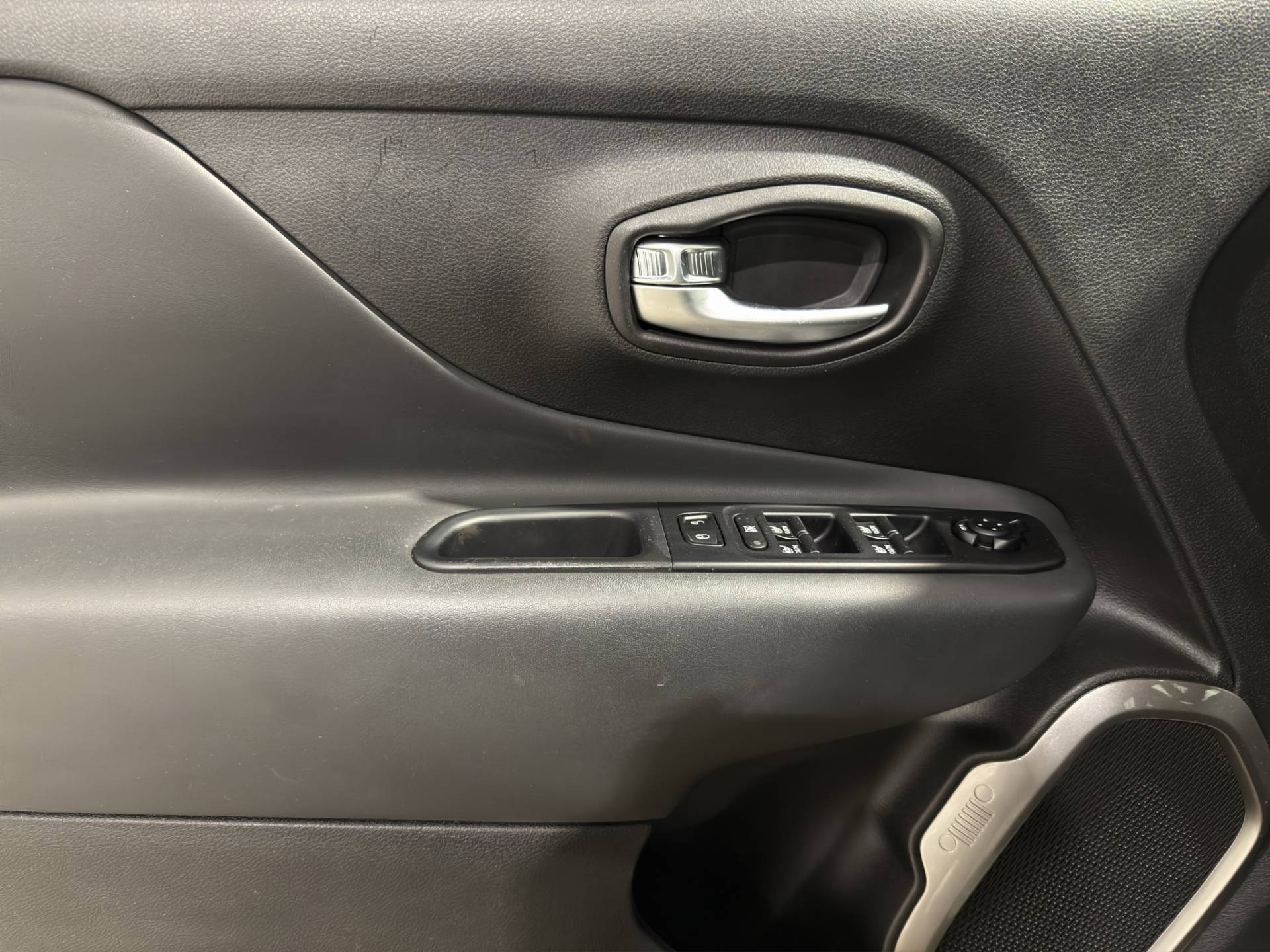 Auto Venduta - JEEP Renegade Renegade 1.5 turbo t4 mhev Limited 2wd 130cv dct usata in pronta consegna - Brandini