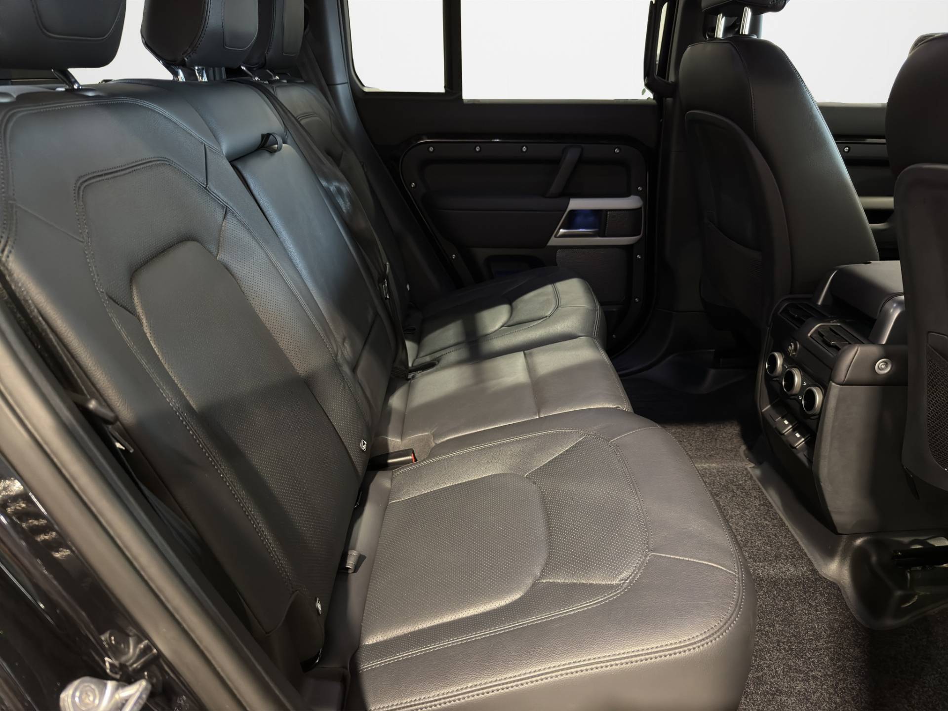 LAND ROVER Defender Defender 110 3.0d i6 mhev X-Dynamic S awd 200cv auto 6p.ti usata in pronta consegna - Brandini