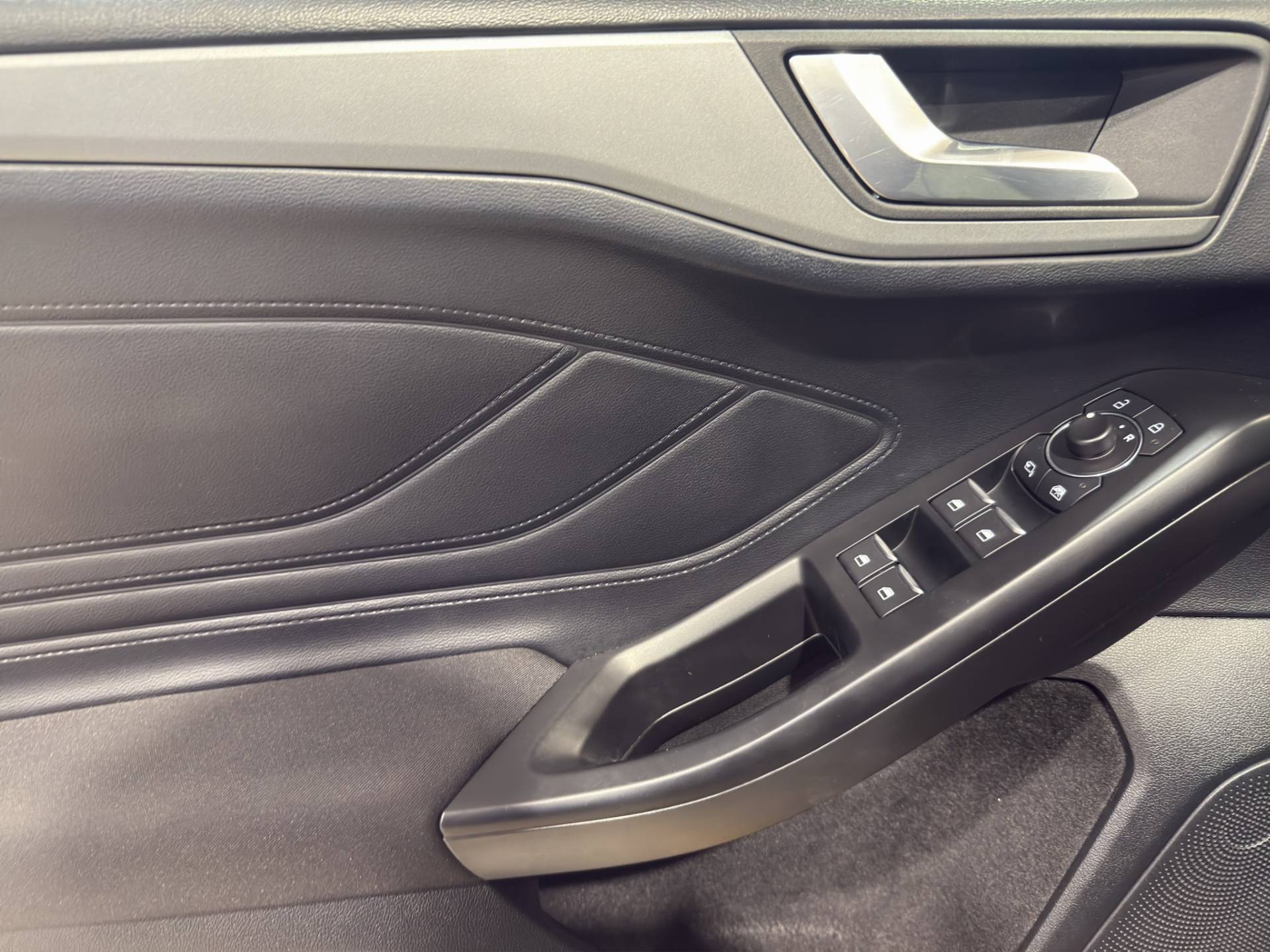 FORD Focus Focus 1.0 ecoboost h ST-Line Design 125cv usata in pronta consegna - Brandini