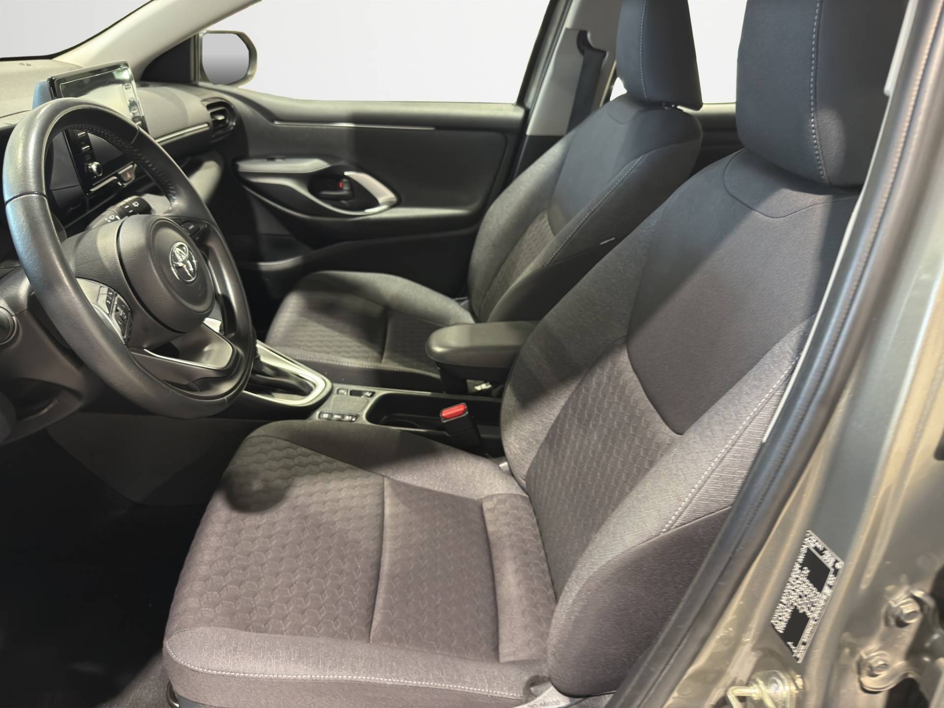 Auto Venduta - TOYOTA Yaris Yaris 1.5h Business usata in pronta consegna - Brandini