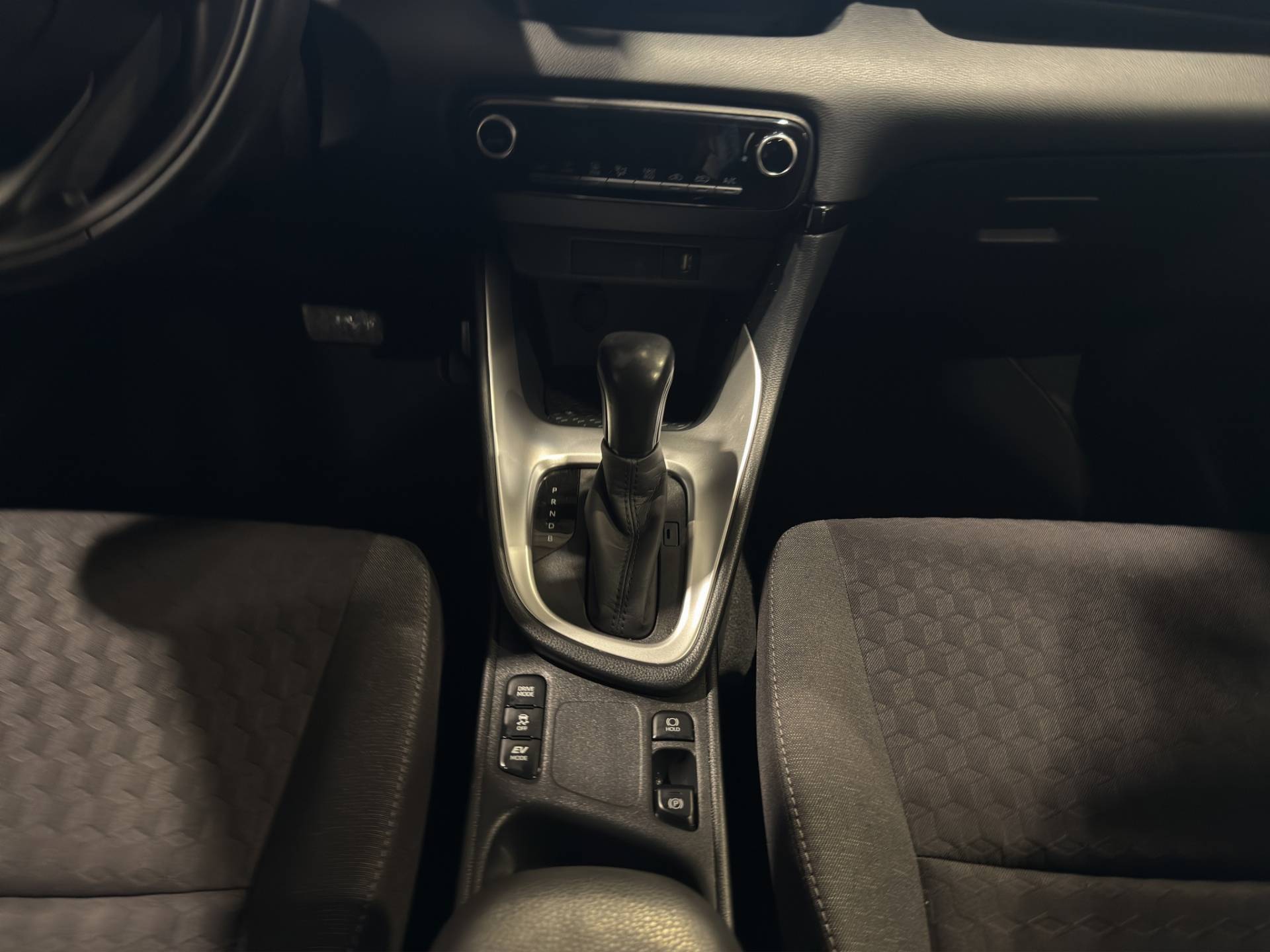 Auto Venduta - TOYOTA Yaris Yaris 1.5h Business usata in pronta consegna - Brandini