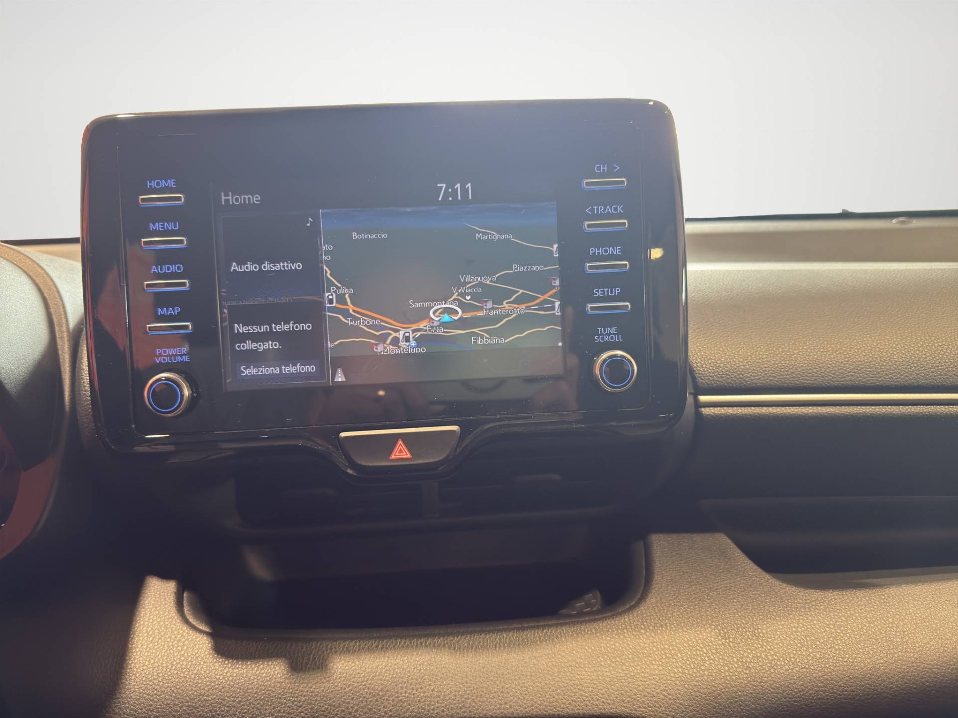 Auto Venduta - TOYOTA Yaris Yaris 1.5h Business usata in pronta consegna - Brandini