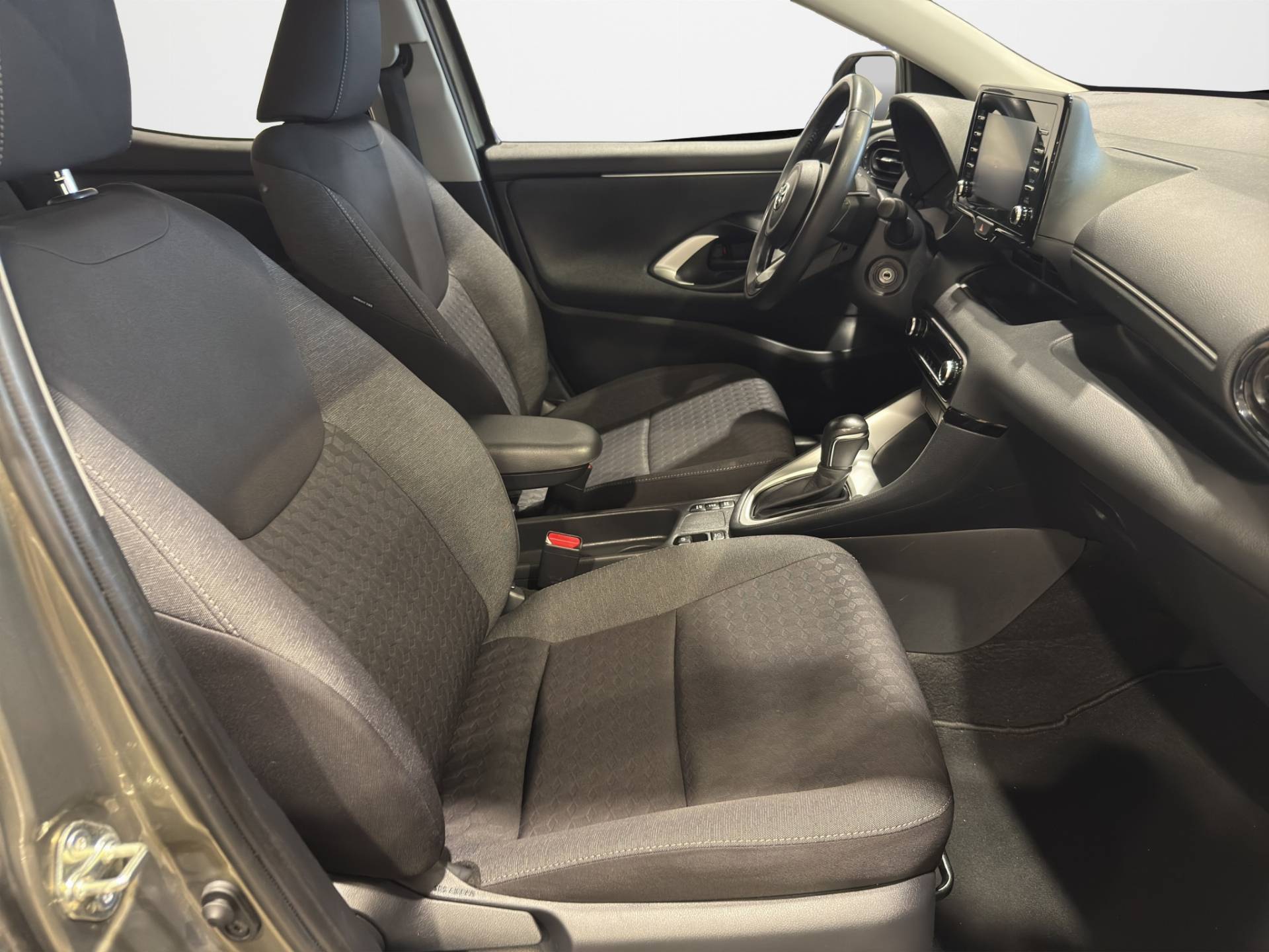 Auto Venduta - TOYOTA Yaris Yaris 1.5h Business usata in pronta consegna - Brandini