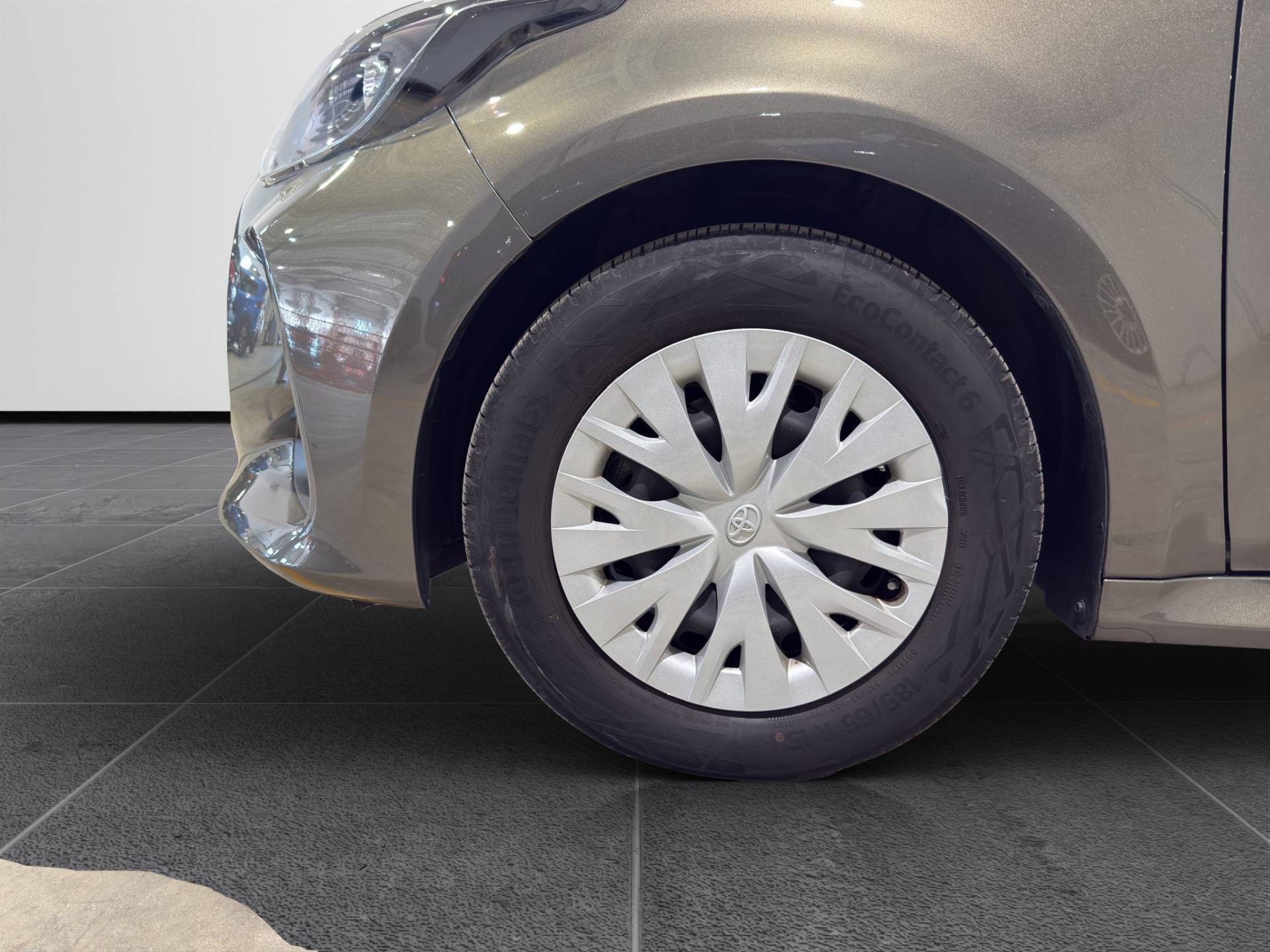 Auto Venduta - TOYOTA Yaris Yaris 1.5h Business usata in pronta consegna - Brandini