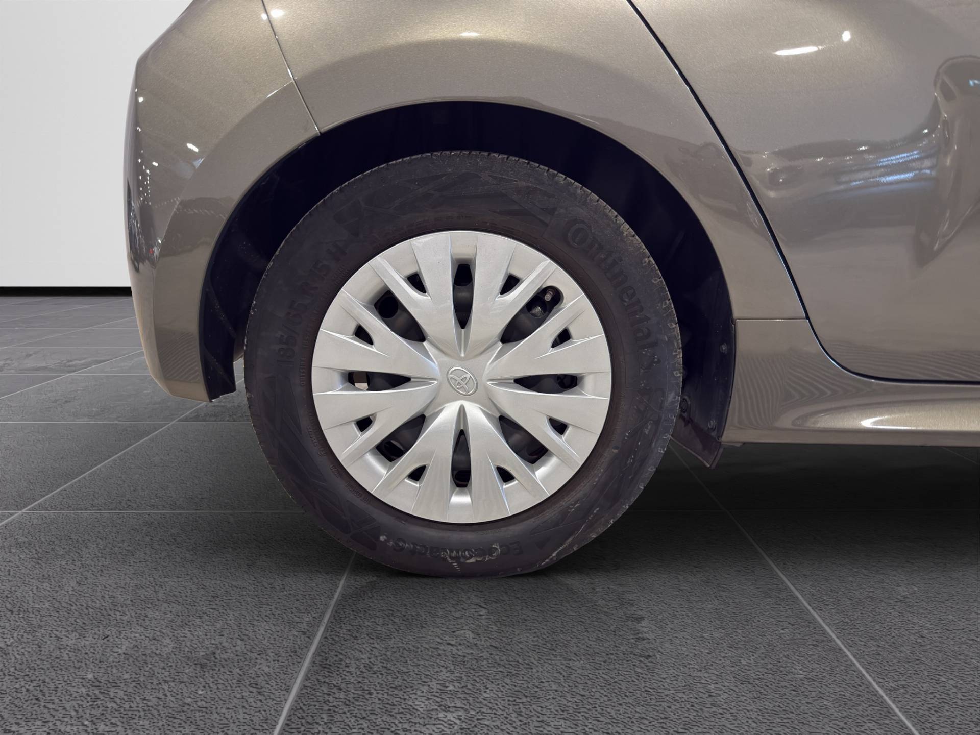 Auto Venduta - TOYOTA Yaris Yaris 1.5h Business usata in pronta consegna - Brandini