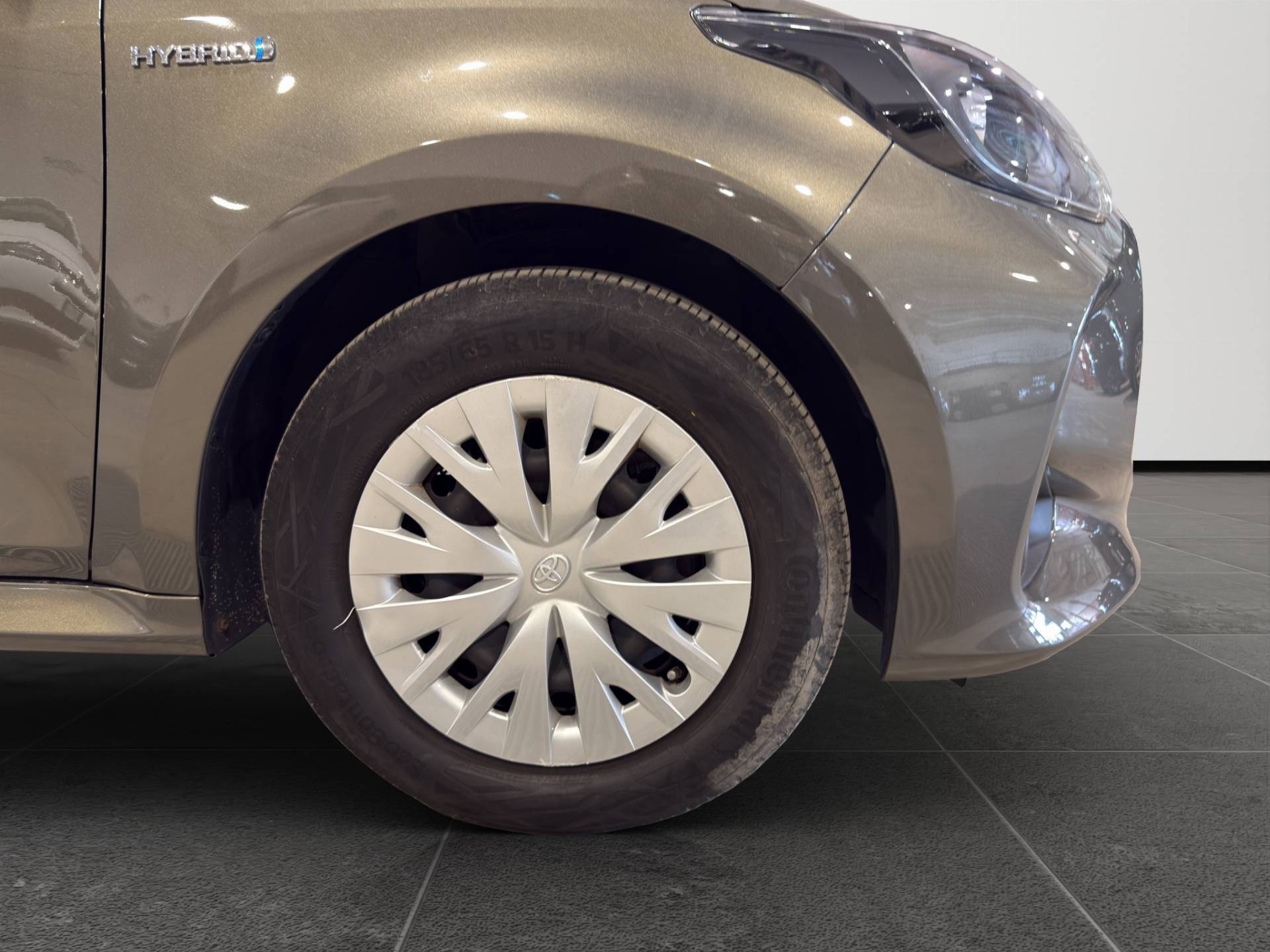 Auto Venduta - TOYOTA Yaris Yaris 1.5h Business usata in pronta consegna - Brandini