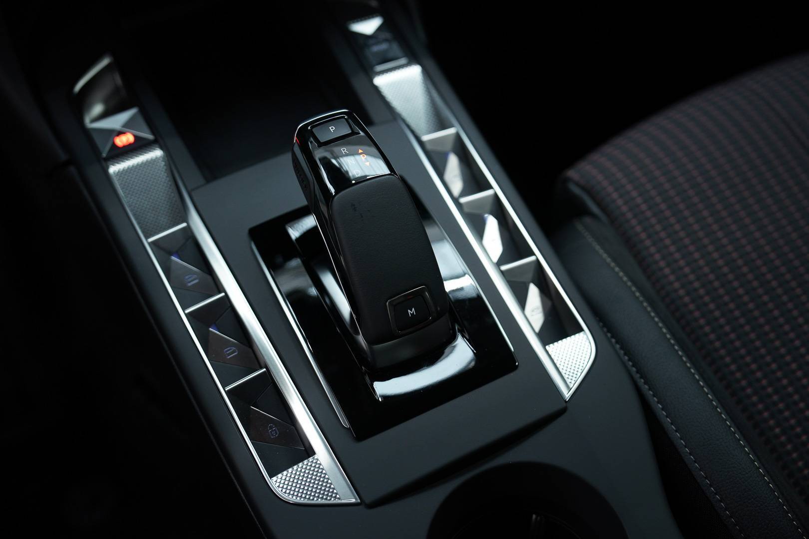 DS DS 3 DS3 1.2 hybrid Bastille Business 136cv auto usata in pronta consegna - Brandini