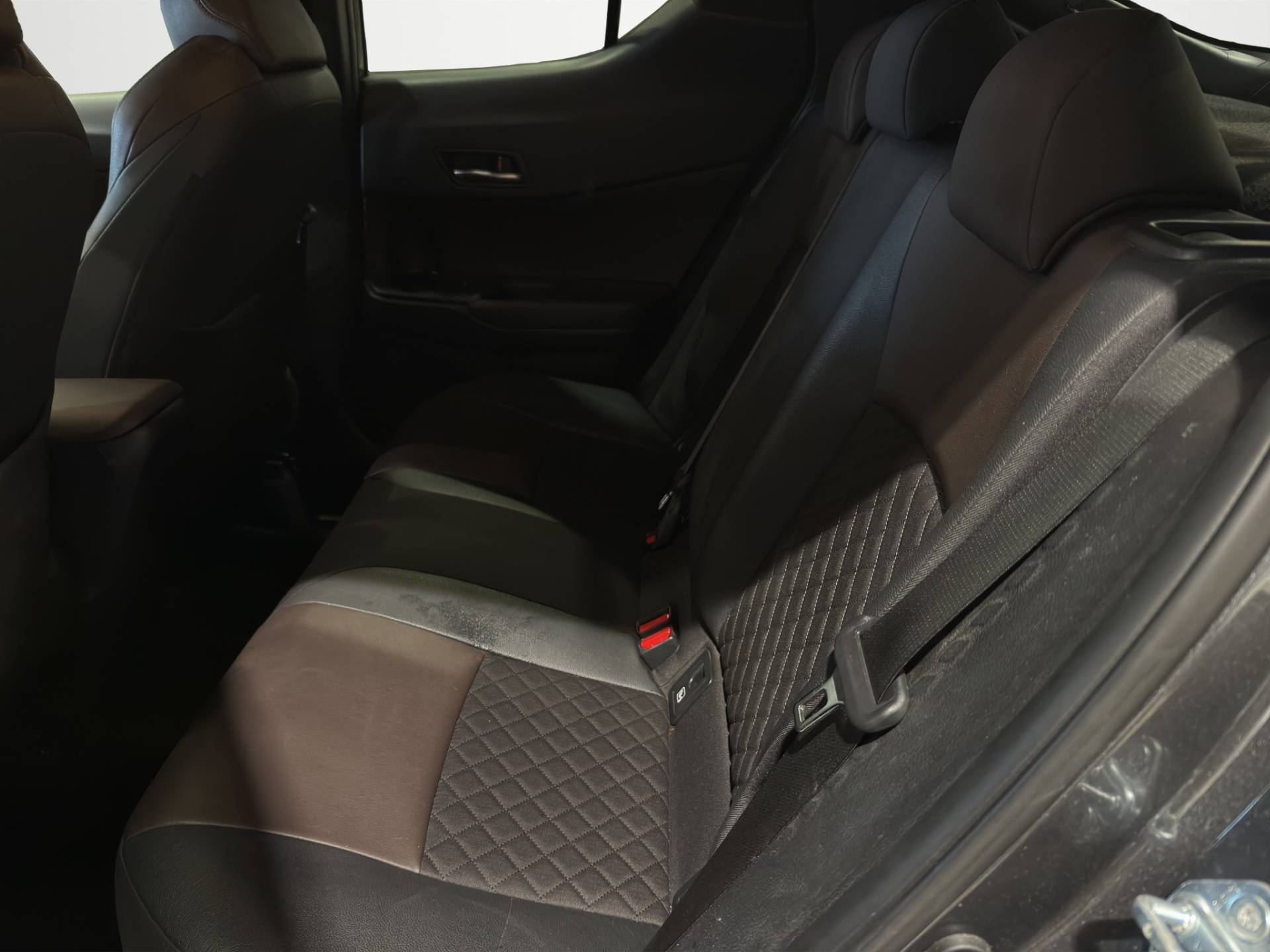 Auto Venduta - TOYOTA C-HR C-HR 1.8h Lounge 2wd e-cvt my18 usata in pronta consegna - Brandini