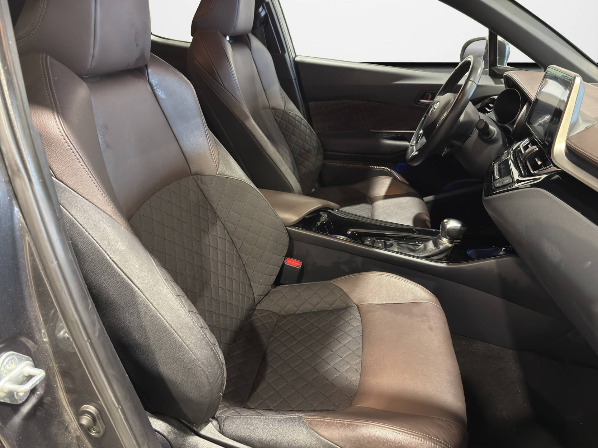 Auto Venduta - TOYOTA C-HR C-HR 1.8h Lounge 2wd e-cvt my18 usata in pronta consegna - Brandini