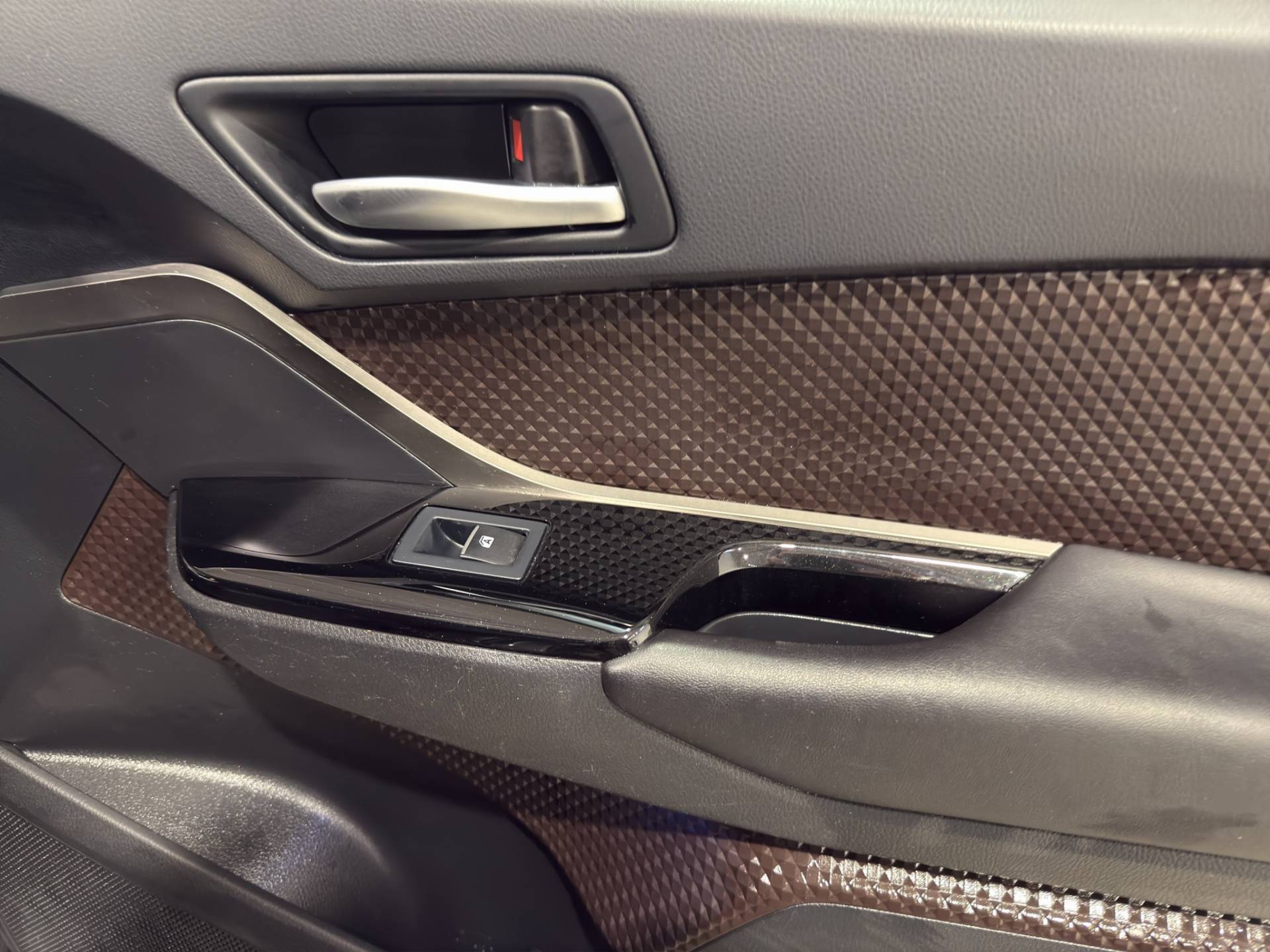 Auto Venduta - TOYOTA C-HR C-HR 1.8h Lounge 2wd e-cvt my18 usata in pronta consegna - Brandini