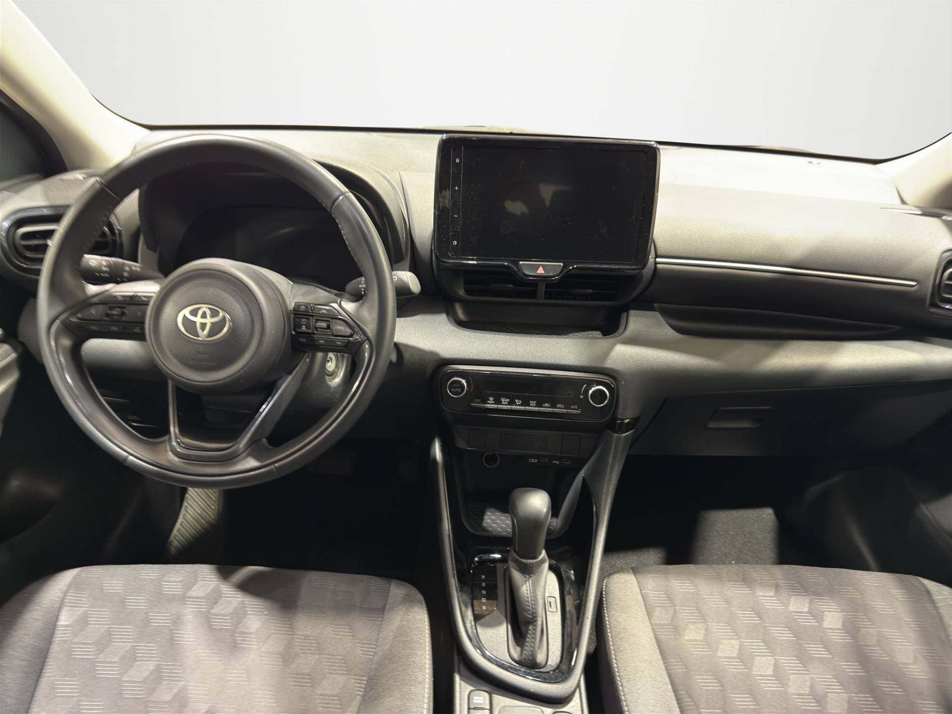 Auto Venduta - TOYOTA Yaris Yaris 1.5h Trend usata in pronta consegna - Brandini