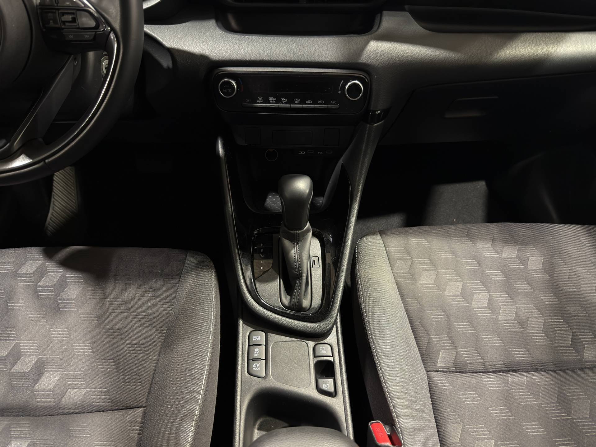 Auto Venduta - TOYOTA Yaris Yaris 1.5h Trend usata in pronta consegna - Brandini