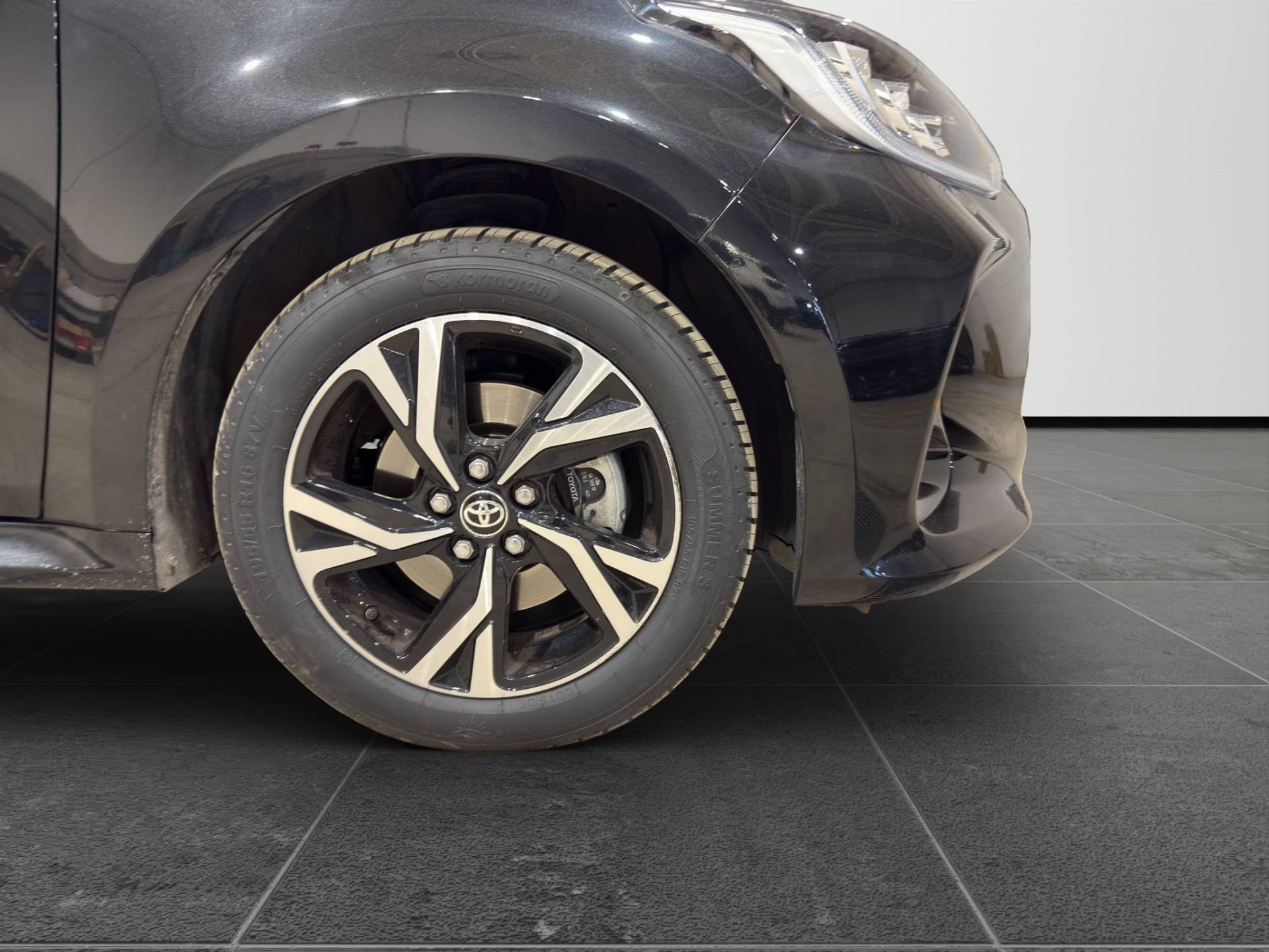 Auto Venduta - TOYOTA Yaris Yaris 1.5h Trend usata in pronta consegna - Brandini