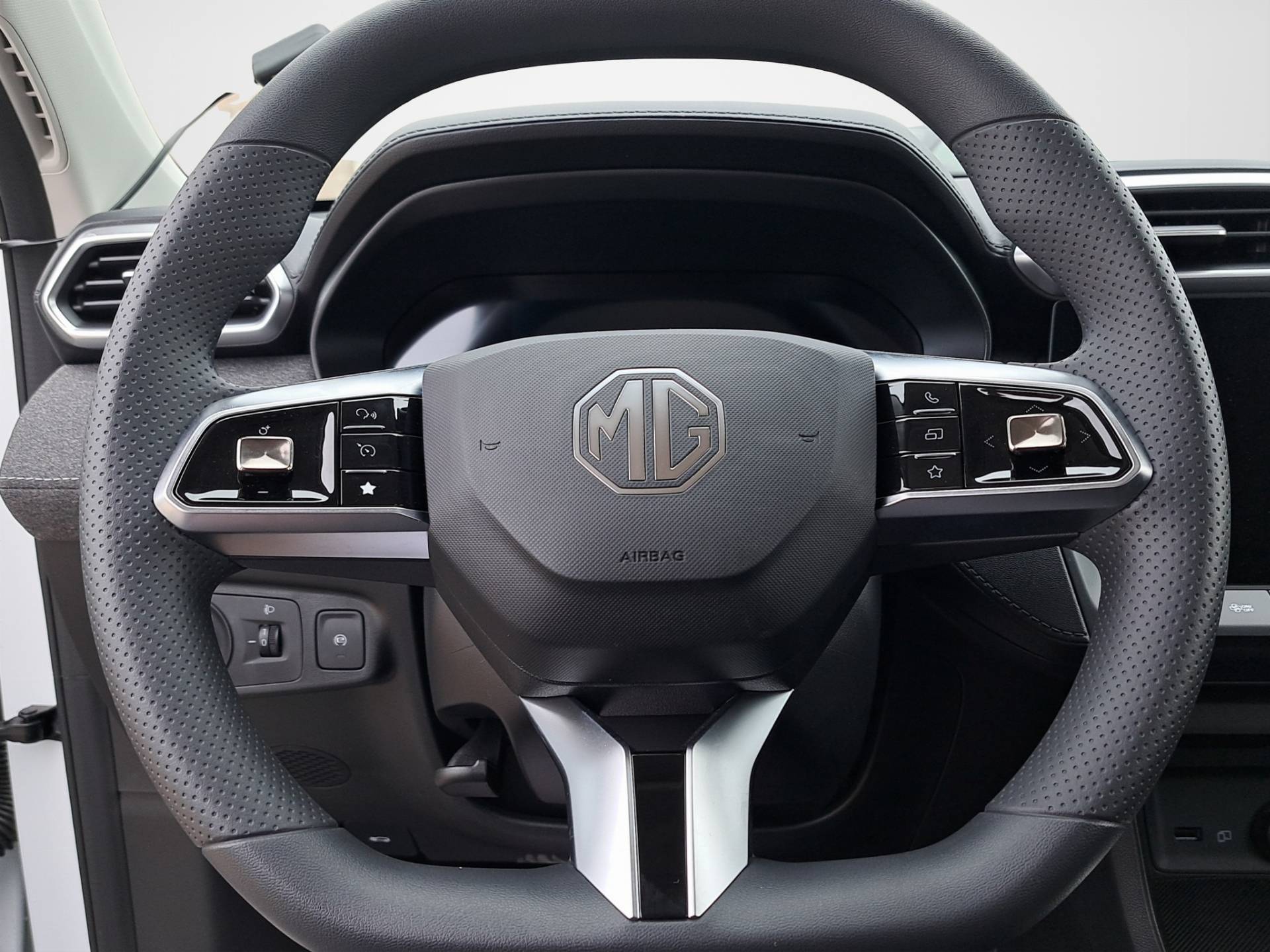 MG ZS New ZS ICE 1.5l MT STD Hampstead usata in pronta consegna - Brandini