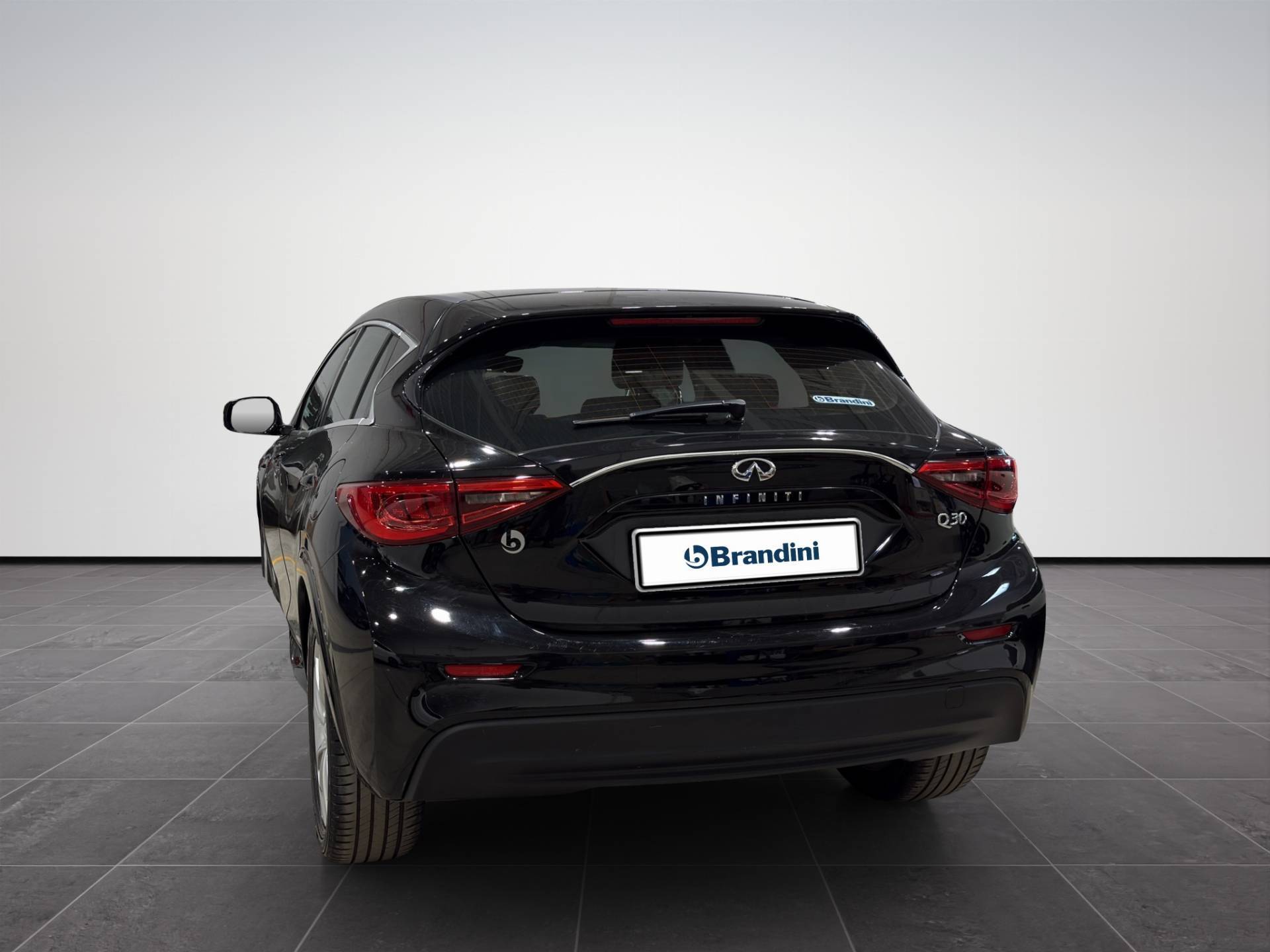 INFINITI Q30 Q30 1.5d Premium 109cv usata in pronta consegna - Brandini
