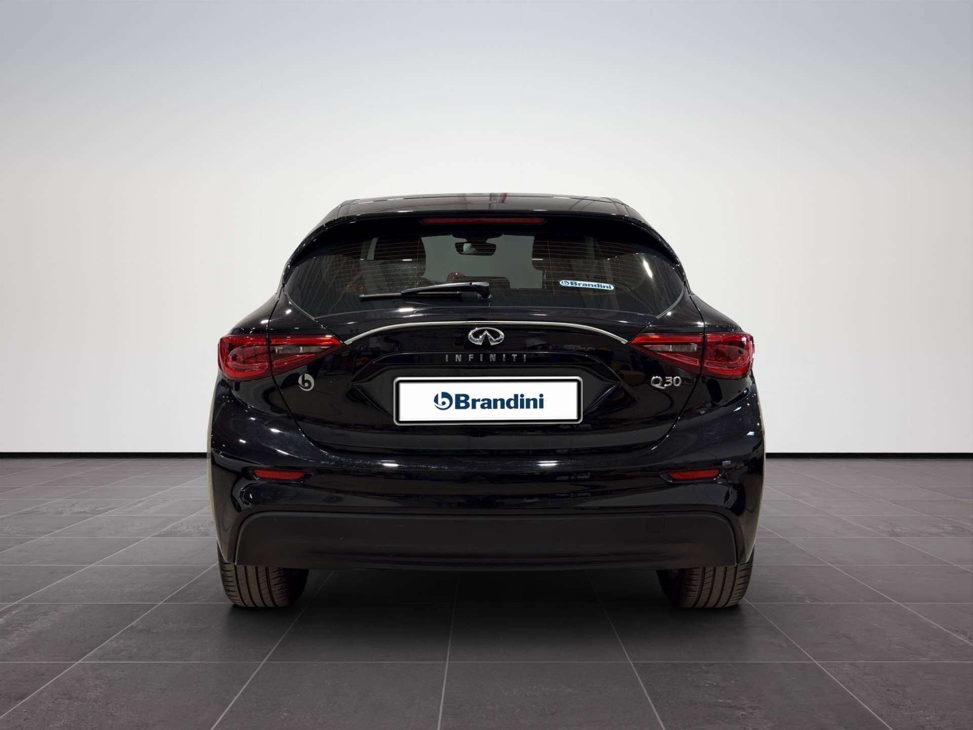 INFINITI Q30 Q30 1.5d Premium 109cv usata in pronta consegna - Brandini