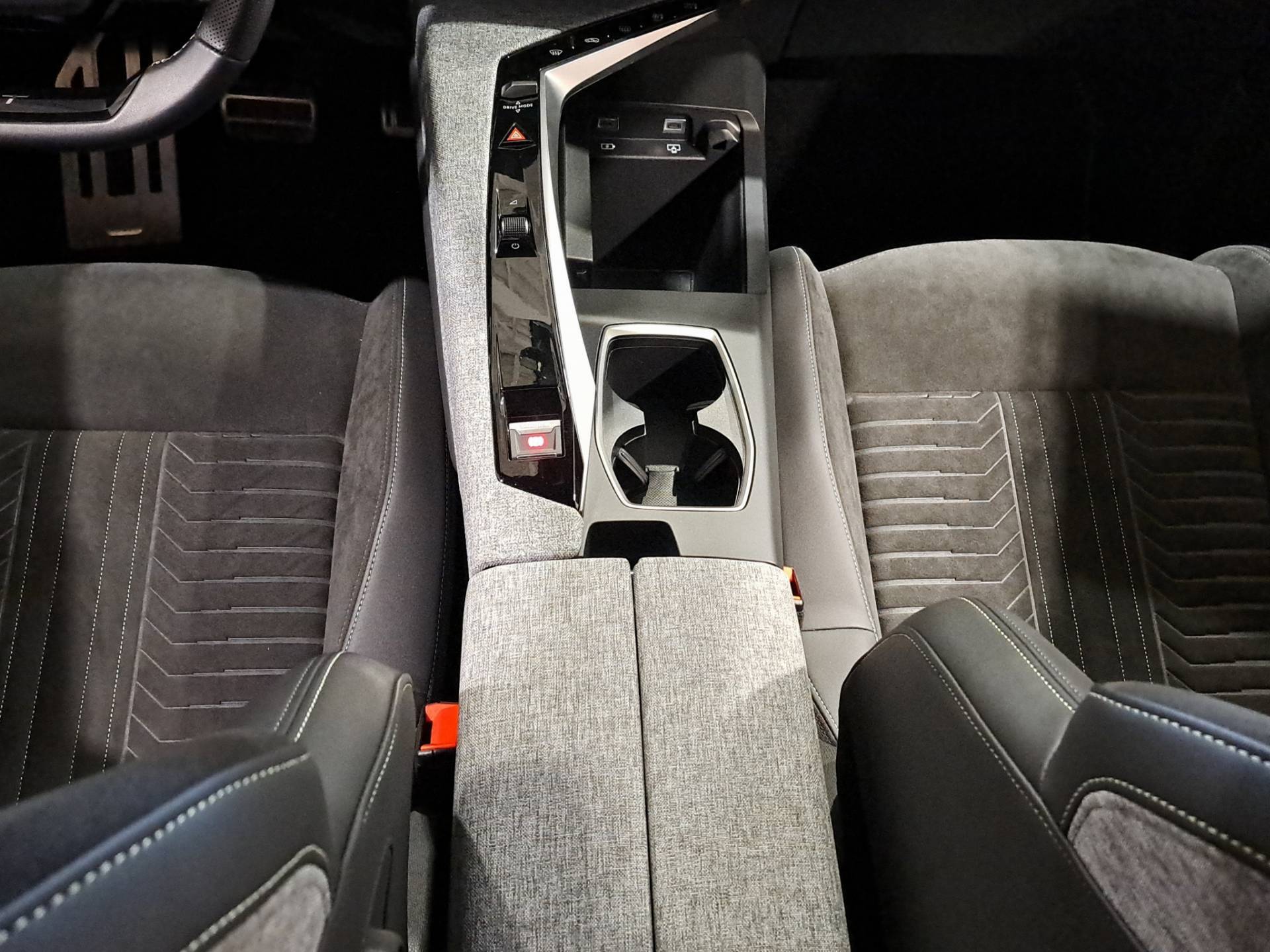PEUGEOT 3008 3008 1.2 hybrid GT 136cv e-dcs6 usata in pronta consegna - Brandini