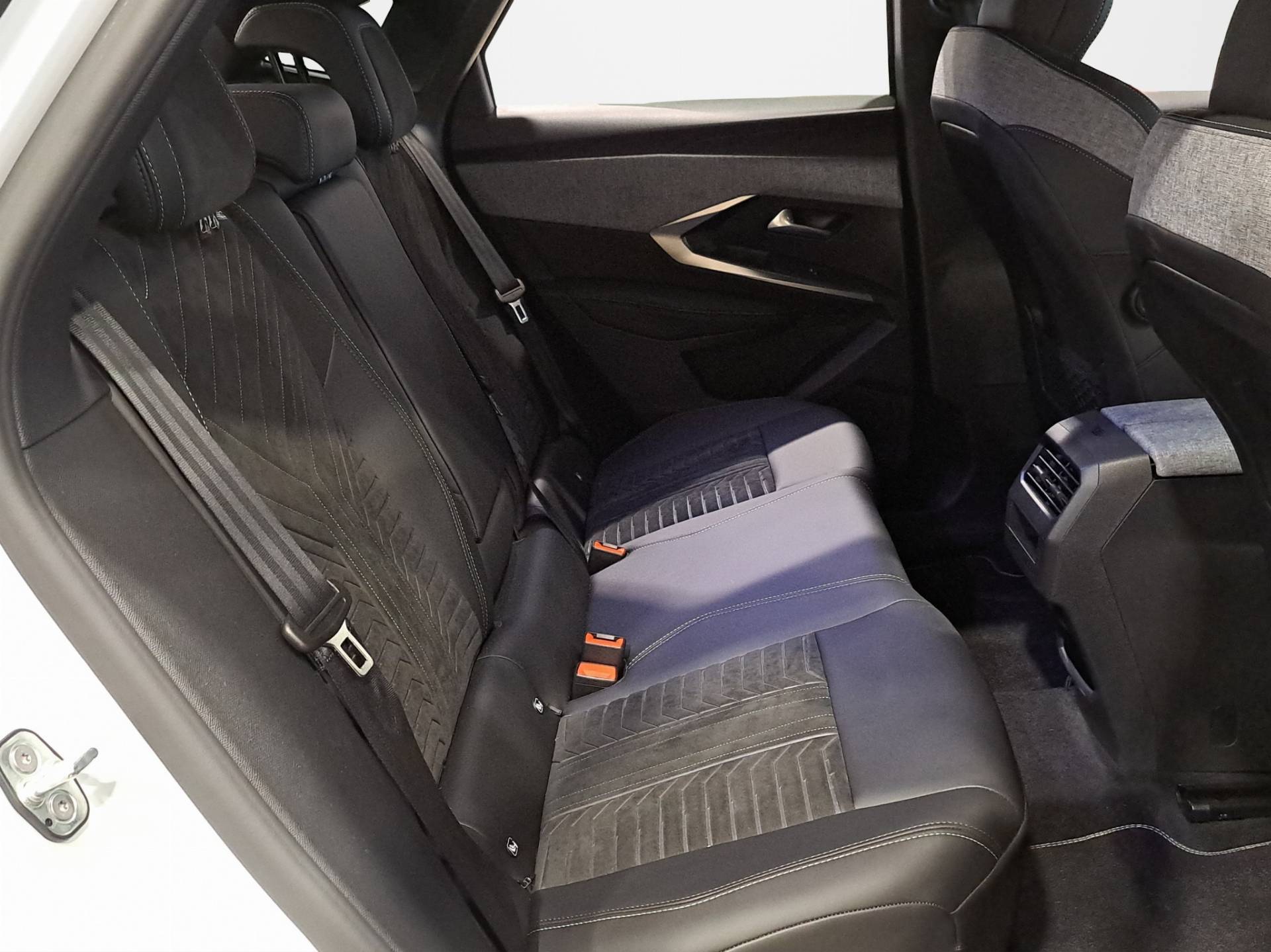 PEUGEOT 3008 3008 1.2 hybrid GT 136cv e-dcs6 usata in pronta consegna - Brandini