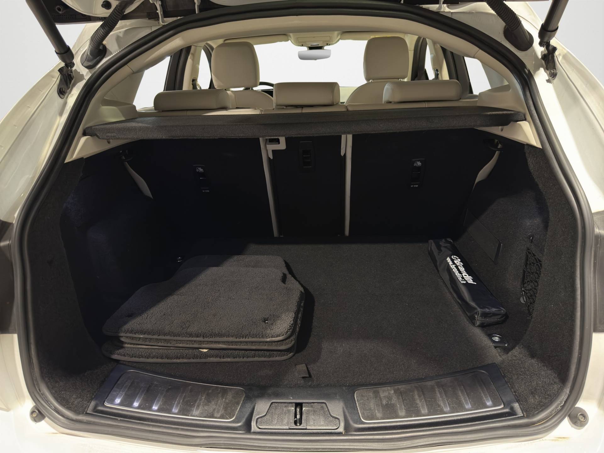 JAGUAR E-Pace E-Pace 2.0d i4 mhev S awd 163cv auto usata in pronta consegna - Brandini