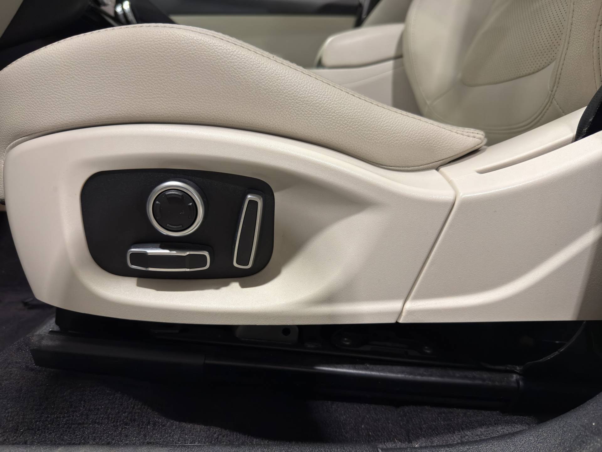 JAGUAR E-Pace E-Pace 2.0d i4 mhev S awd 163cv auto usata in pronta consegna - Brandini
