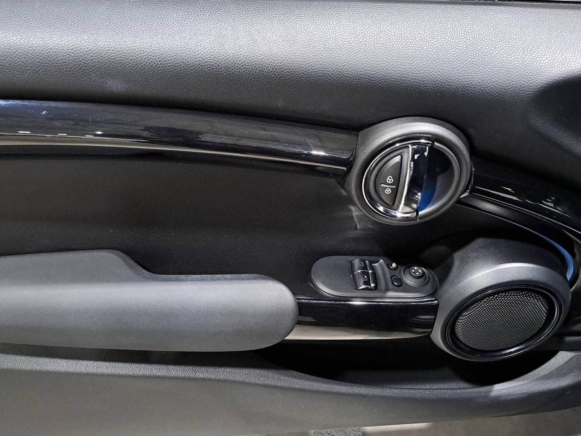 MINI Mini Mini 3p 1.5 Cooper Classic auto usata in pronta consegna - Brandini