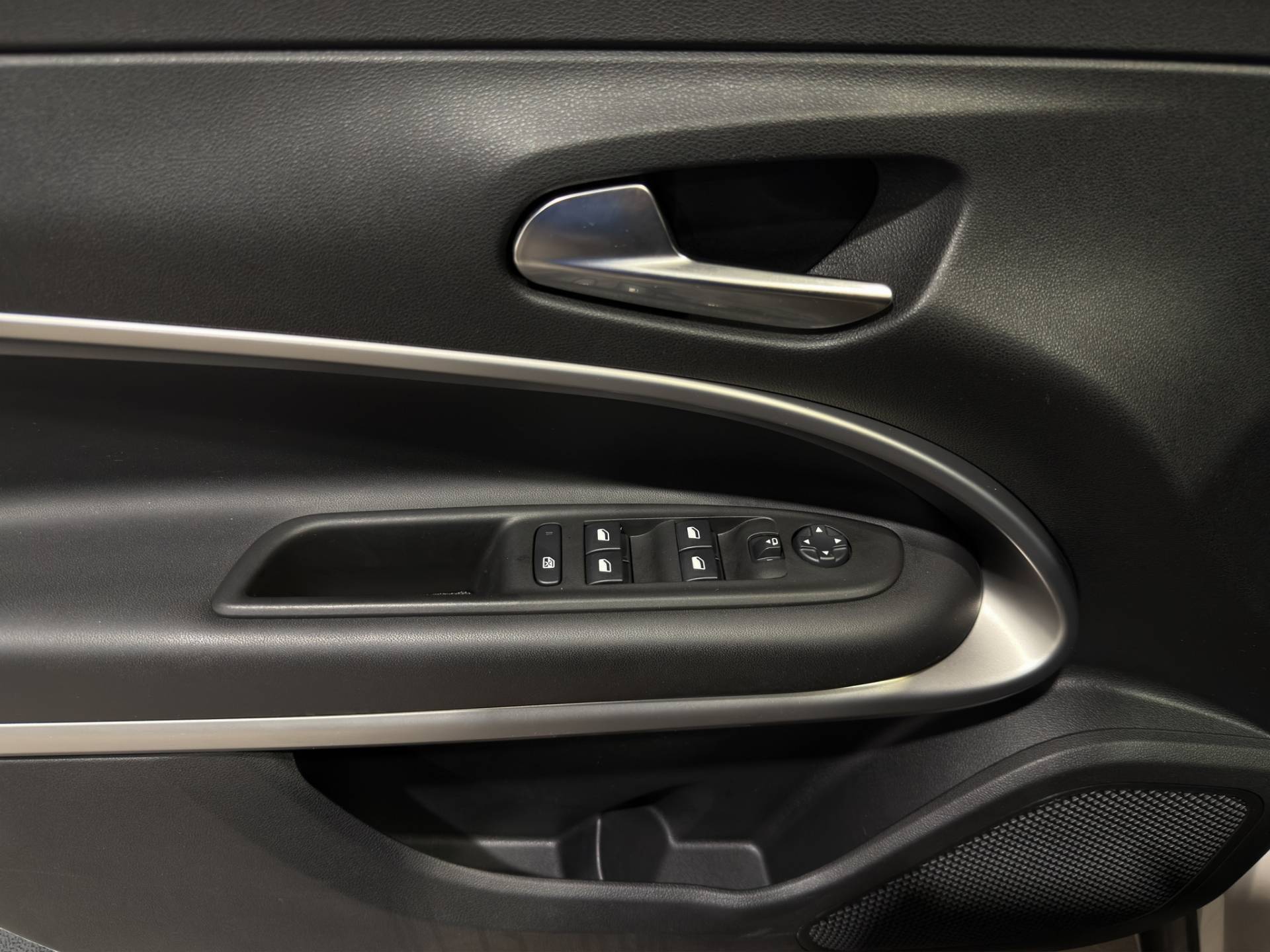 JEEP Avenger Avenger 1.2 turbo Summit fwd 100cv usata in pronta consegna - Brandini