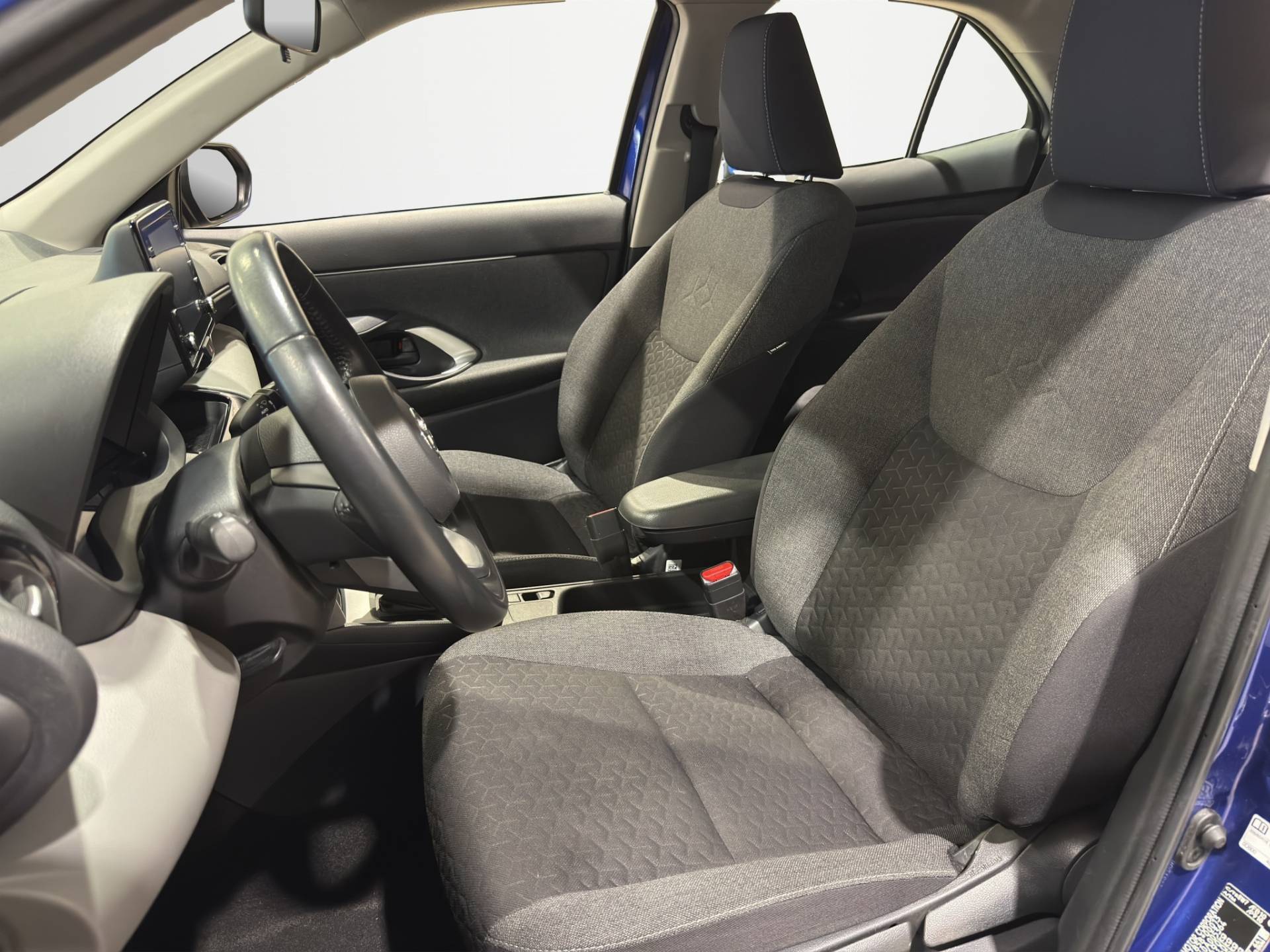 TOYOTA Yaris Cross Yaris Cross 1.5h Business fwd 116cv e-cvt usata in pronta consegna - Brandini