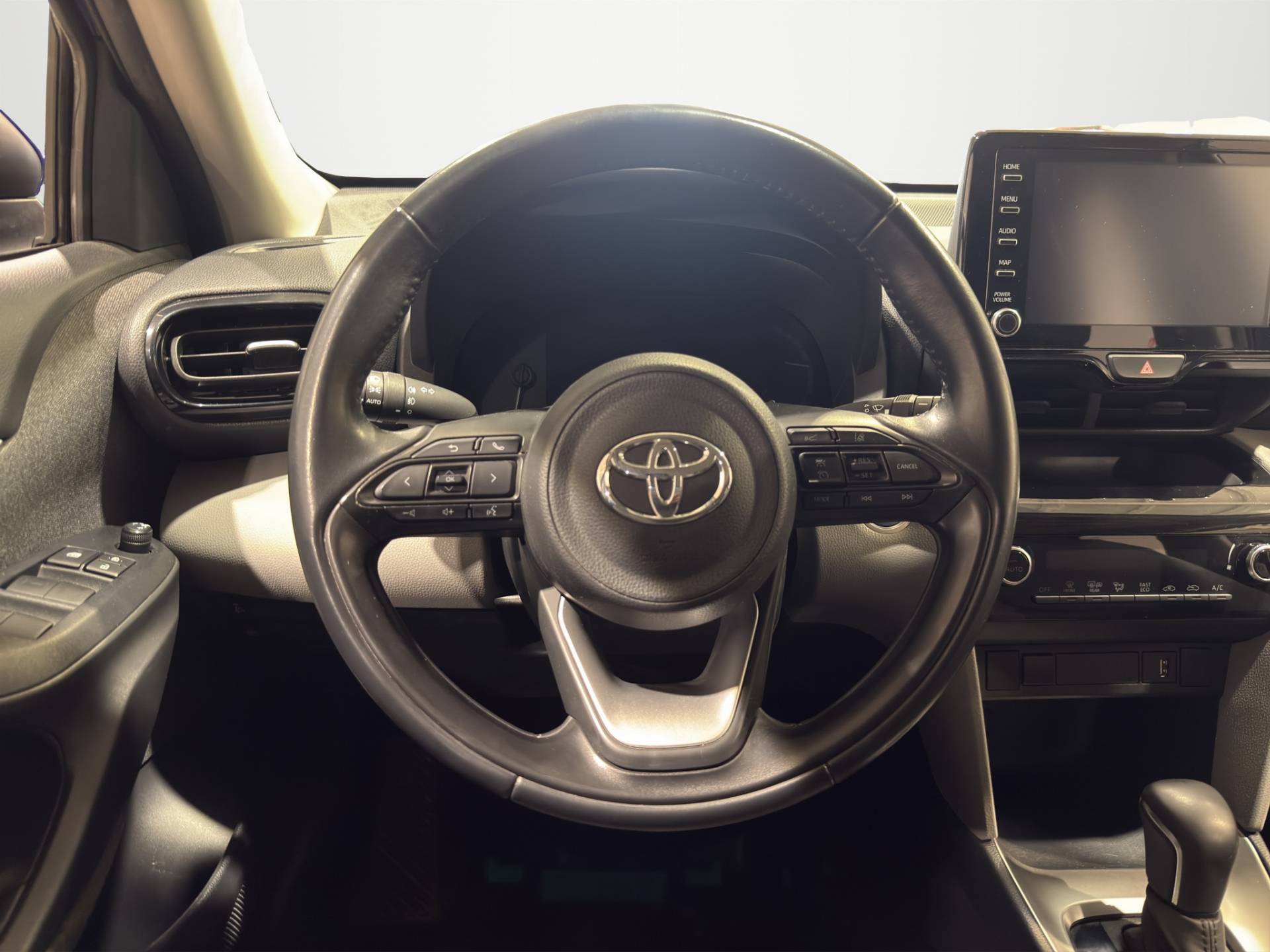 TOYOTA Yaris Cross Yaris Cross 1.5h Business fwd 116cv e-cvt usata in pronta consegna - Brandini