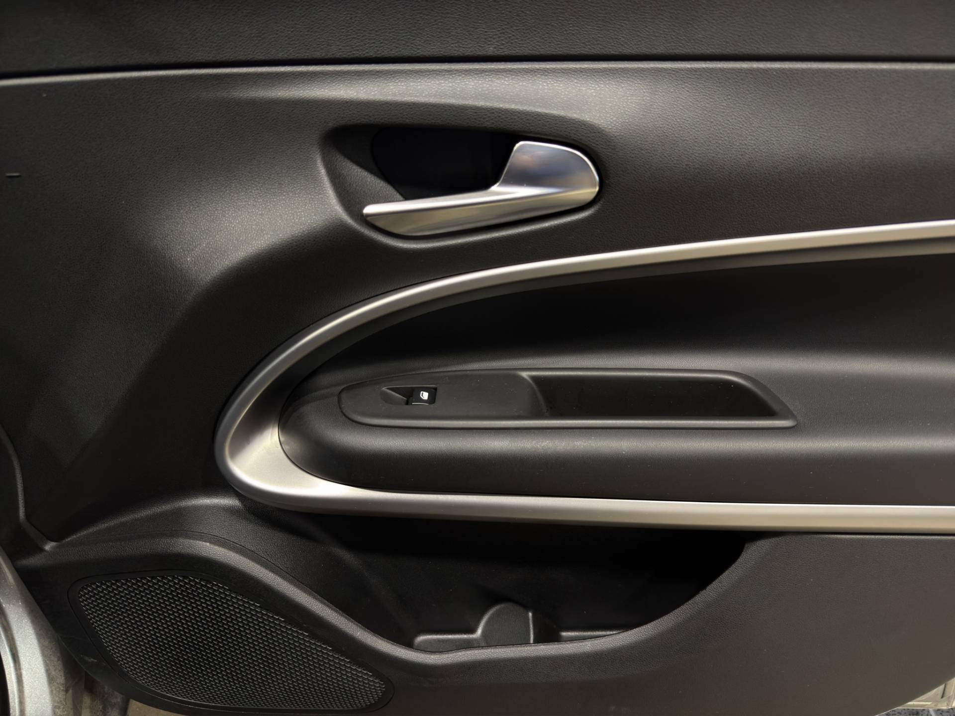 Auto Venduta - JEEP Avenger Avenger 1.2 turbo e-hybrid Altitude fwd 100cv edct6 usata in pronta consegna - Brandini