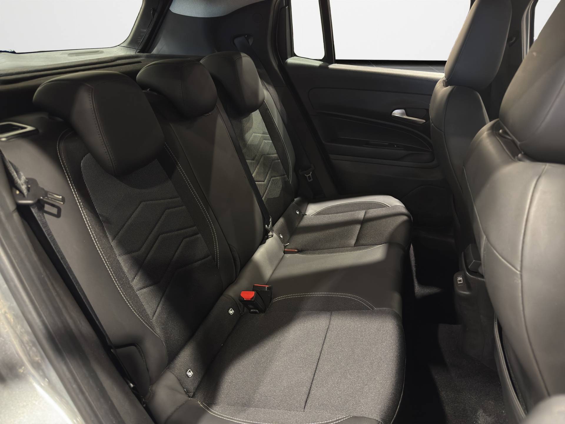 Auto Venduta - JEEP Avenger Avenger 1.2 turbo e-hybrid Altitude fwd 100cv edct6 usata in pronta consegna - Brandini