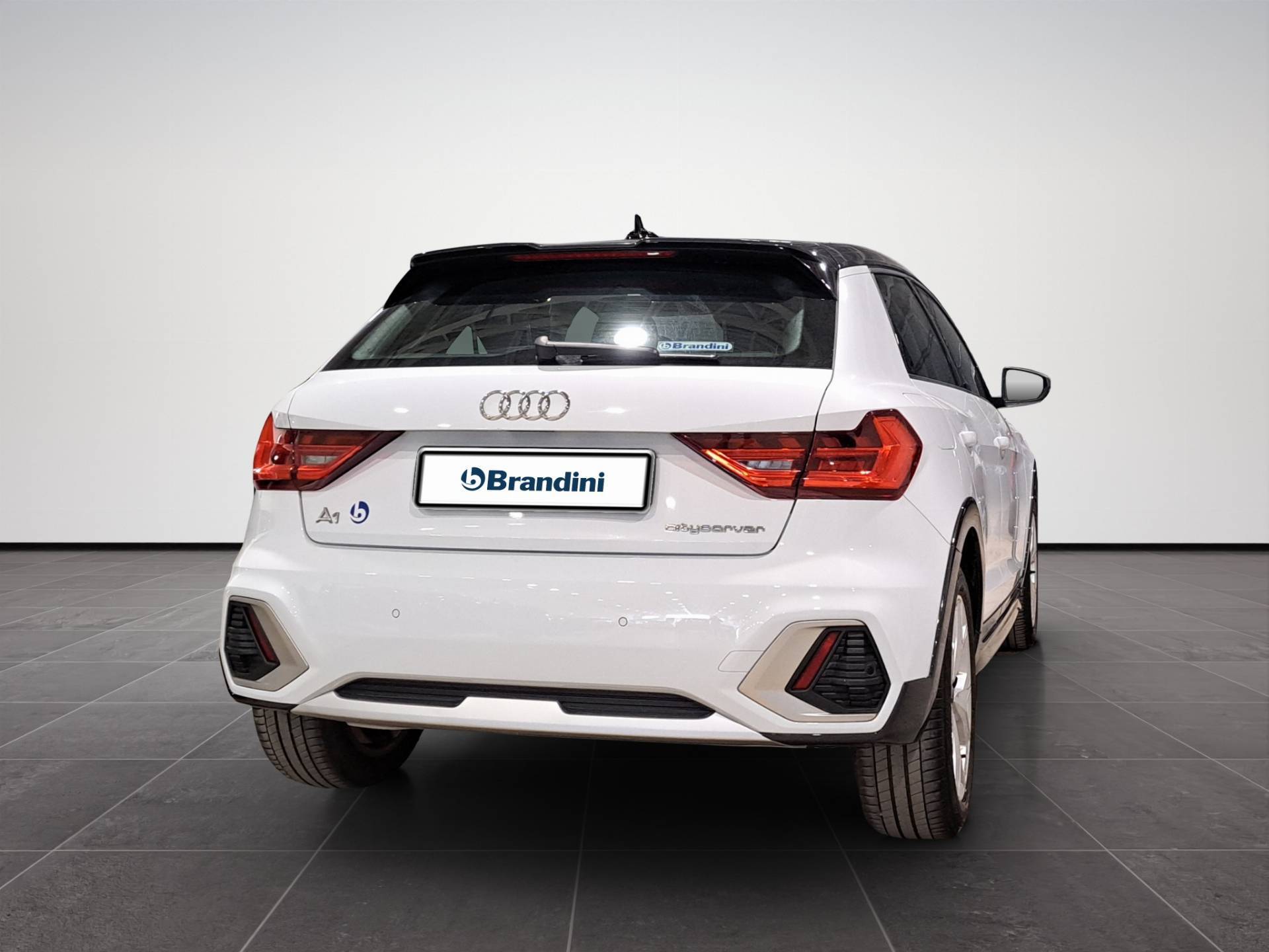 AUDI A1 A1 Citycarver 30 1.0 tfsi Identity Contrast 116cv s-tronic usata in pronta consegna - Brandini