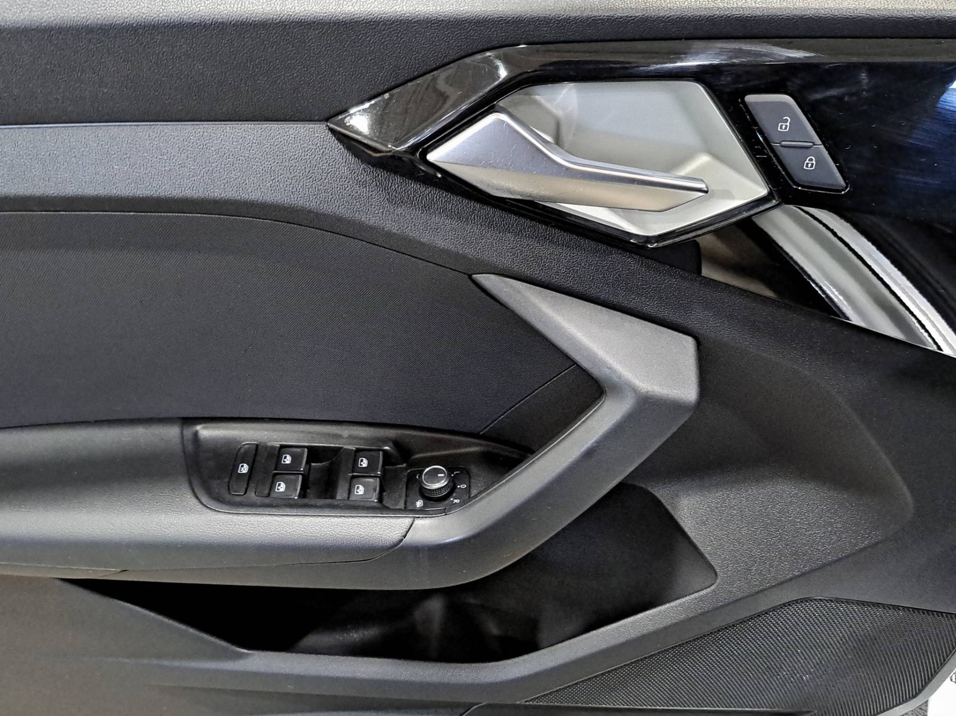 AUDI A1 A1 Citycarver 30 1.0 tfsi Identity Contrast 116cv s-tronic usata in pronta consegna - Brandini