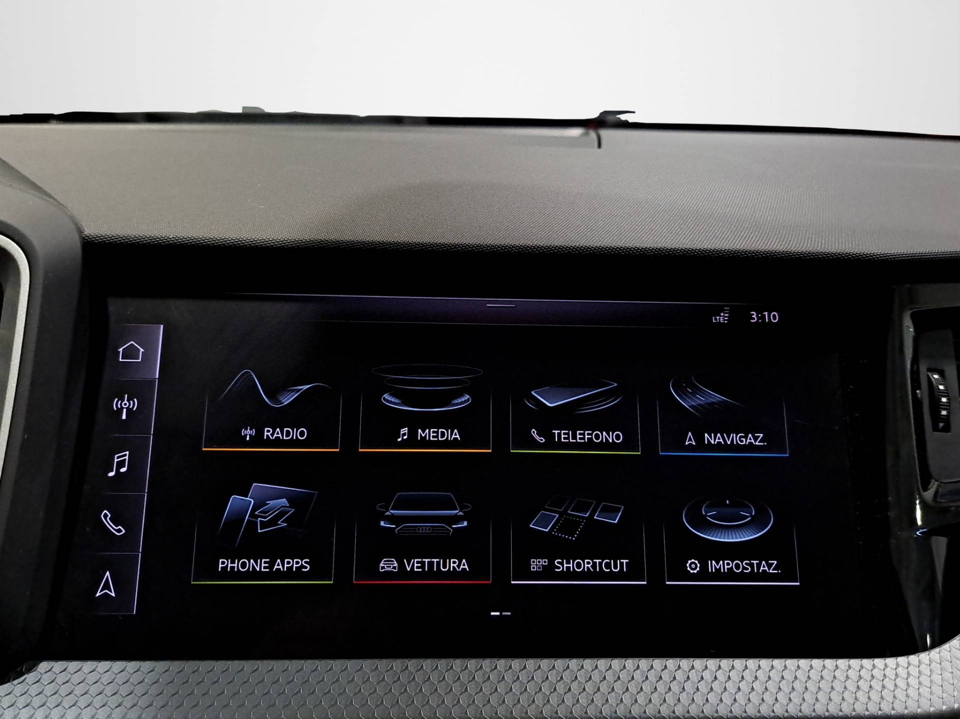 AUDI A1 A1 Citycarver 30 1.0 tfsi Identity Contrast 116cv s-tronic usata in pronta consegna - Brandini