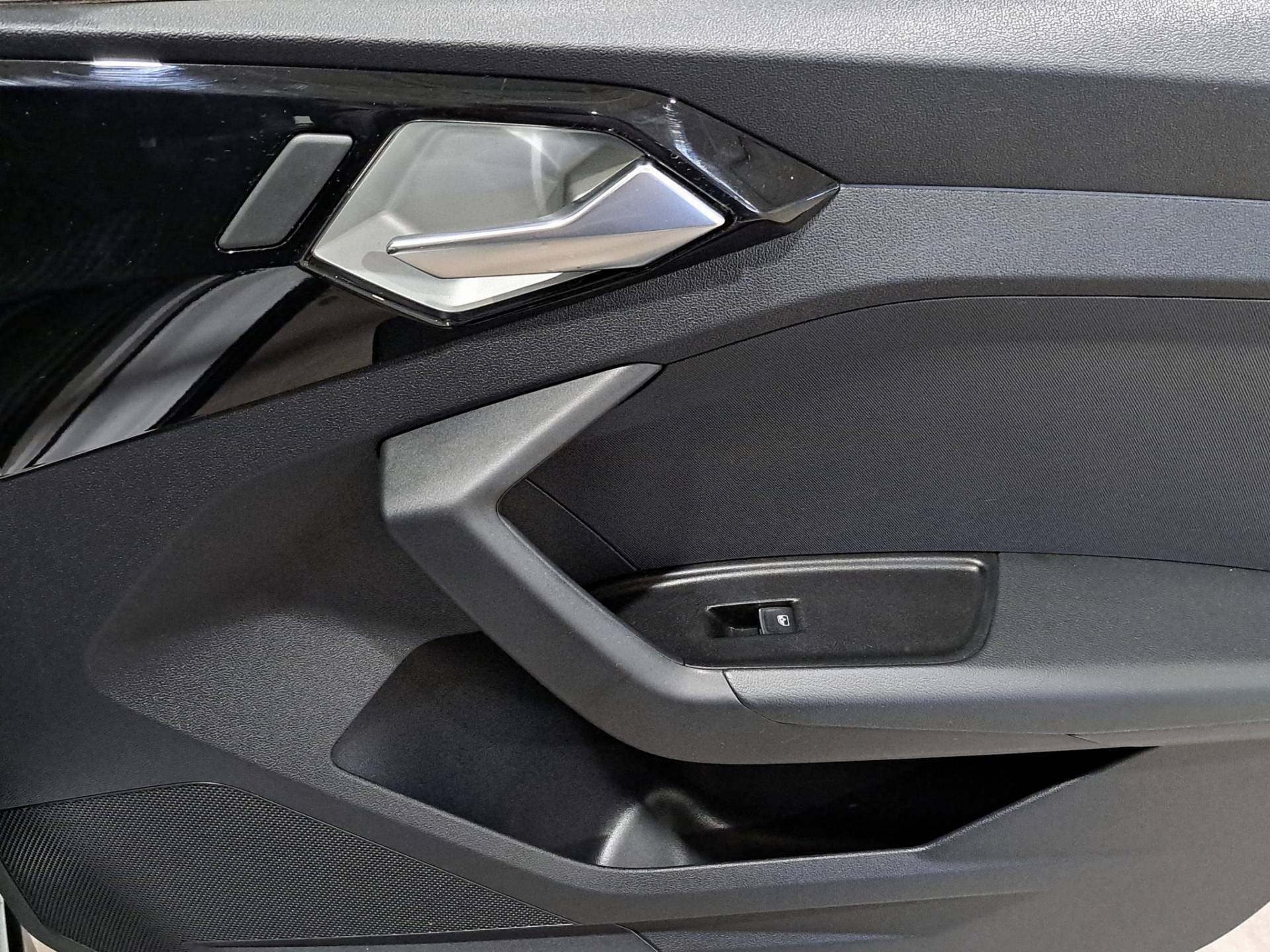 AUDI A1 A1 Citycarver 30 1.0 tfsi Identity Contrast 116cv s-tronic usata in pronta consegna - Brandini