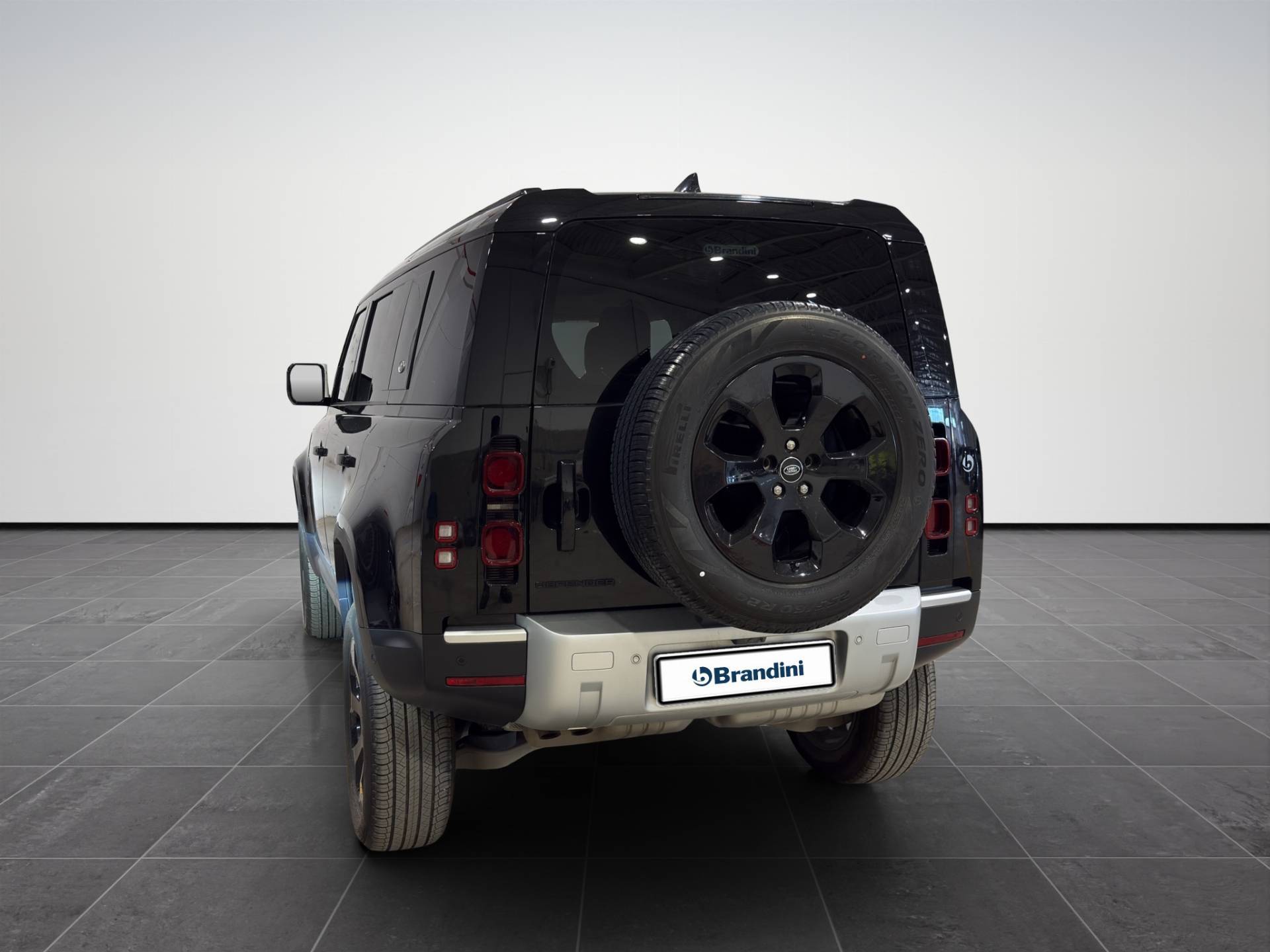 LAND ROVER Defender Defender 110 3.0d i6 mhev SE awd 250cv auto usata in pronta consegna - Brandini