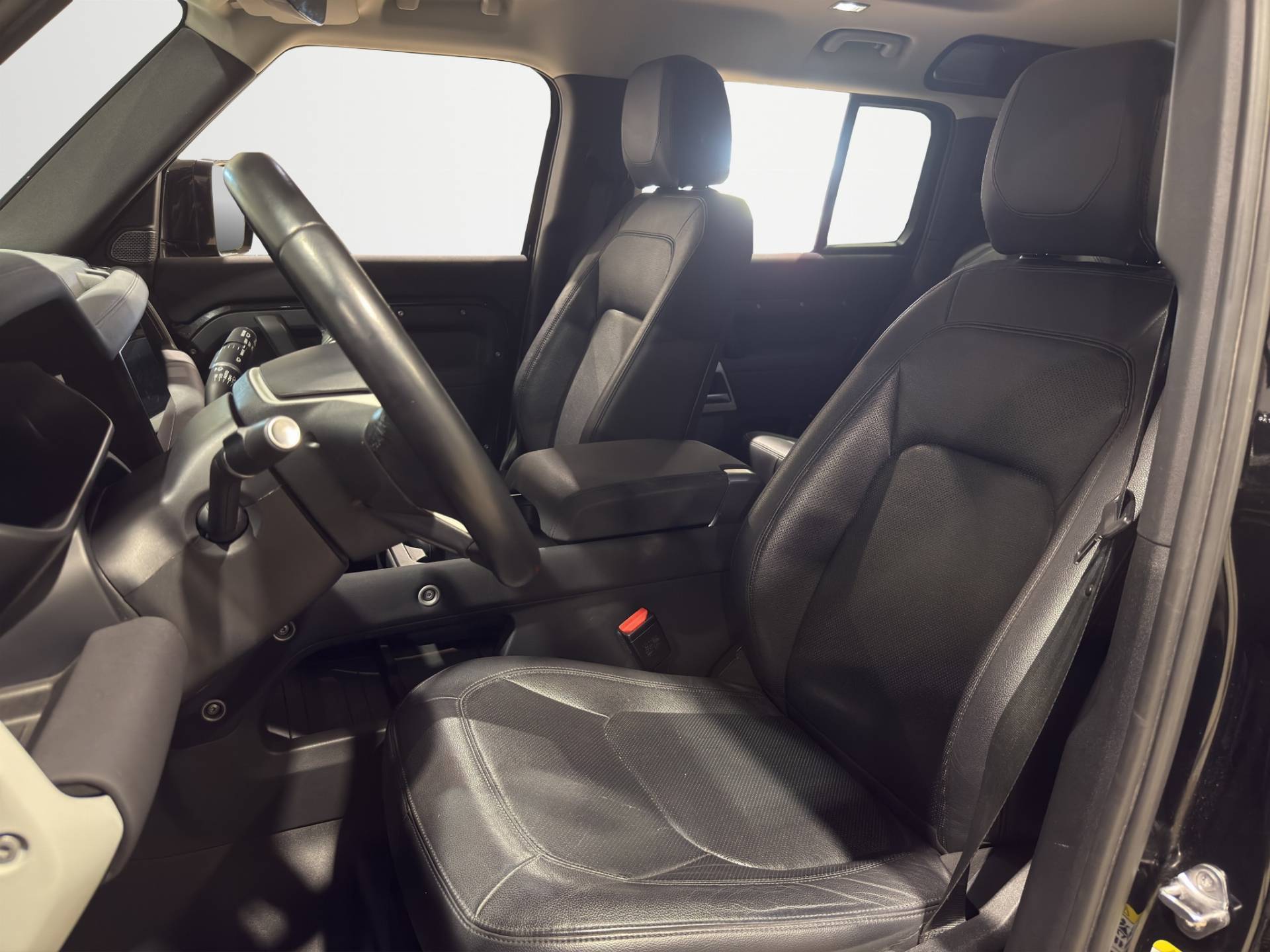 LAND ROVER Defender Defender 110 3.0d i6 mhev SE awd 250cv auto usata in pronta consegna - Brandini