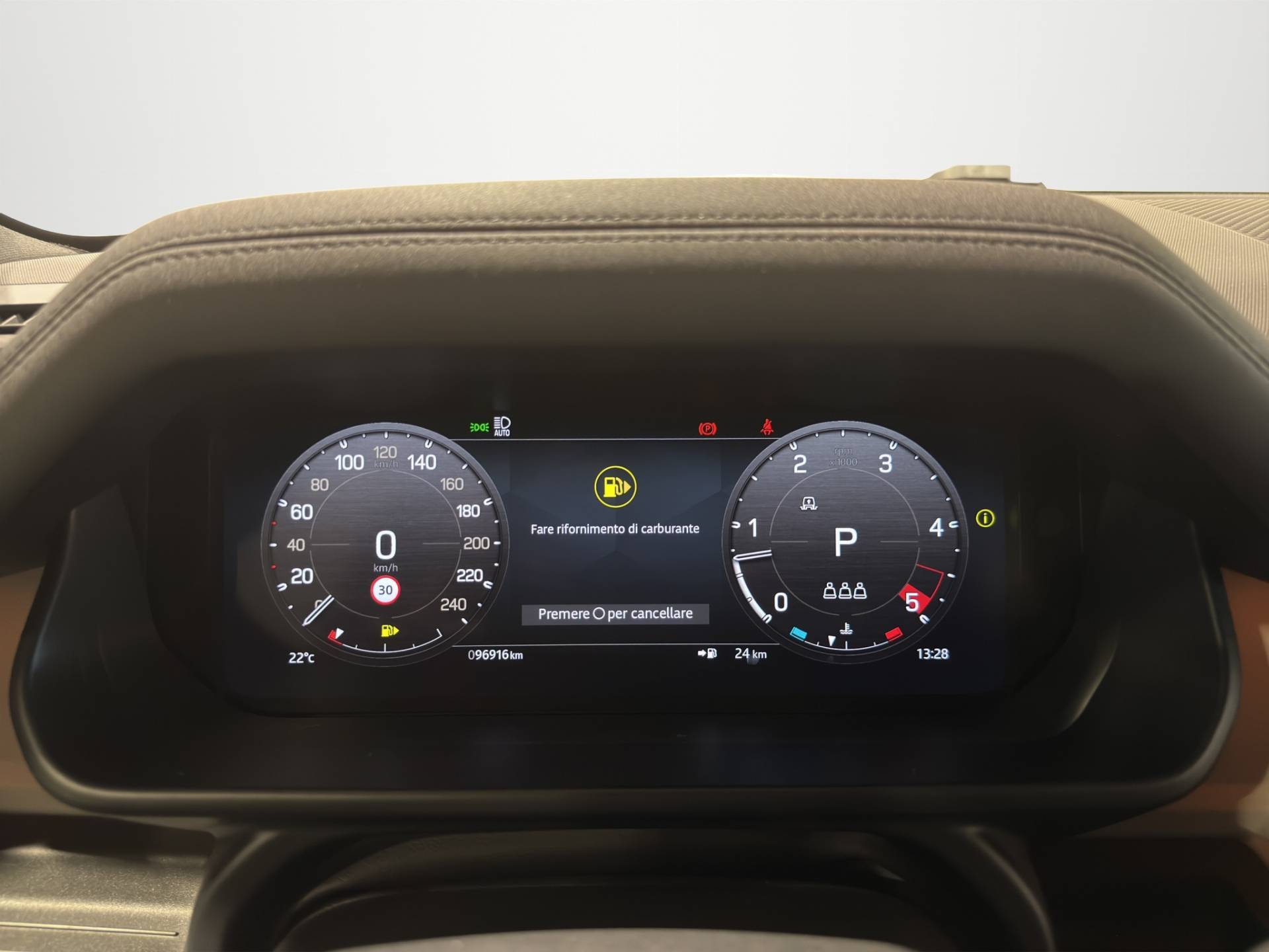 LAND ROVER Defender Defender 110 3.0d i6 mhev SE awd 250cv auto usata in pronta consegna - Brandini