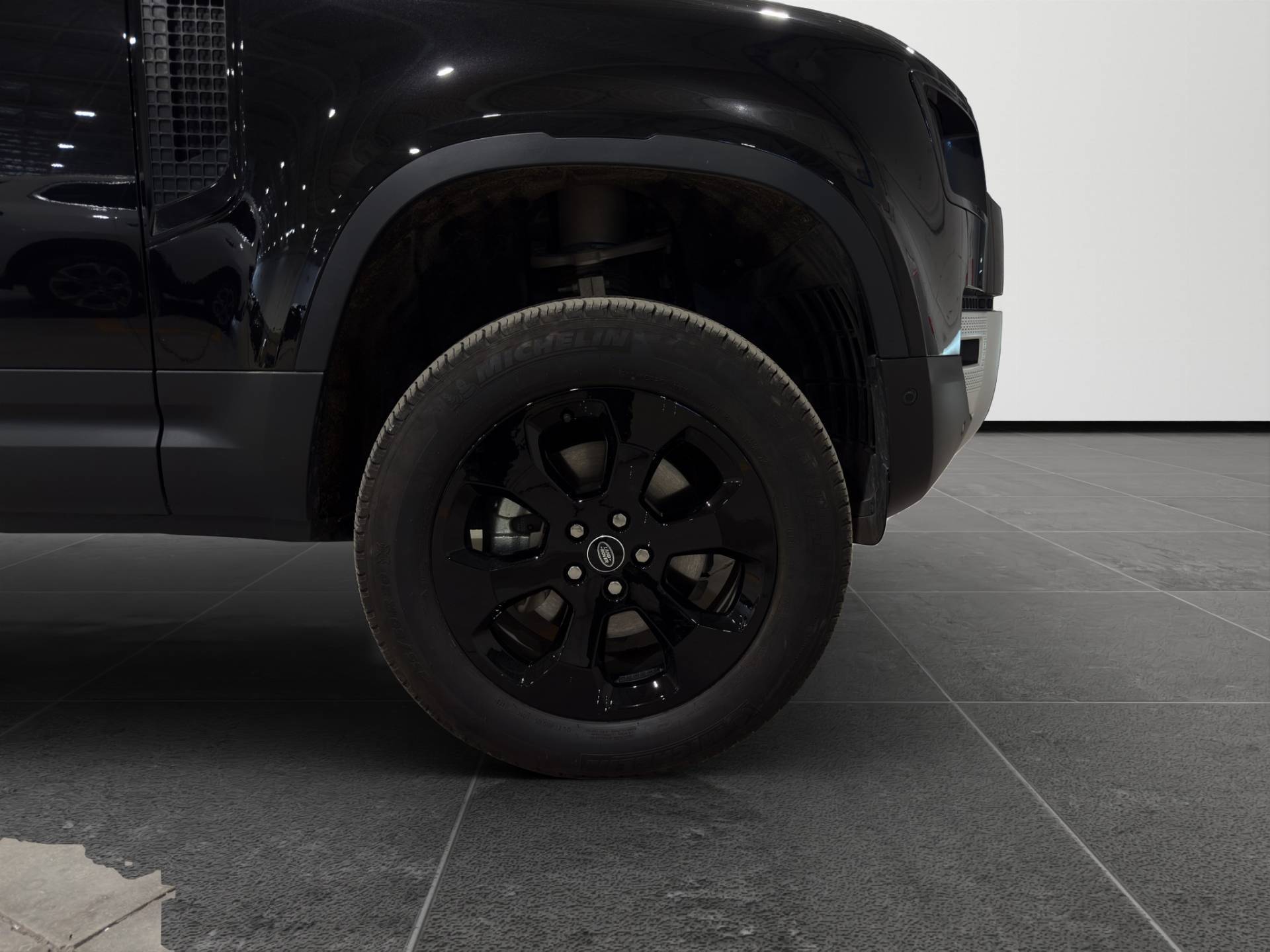LAND ROVER Defender Defender 110 3.0d i6 mhev SE awd 250cv auto usata in pronta consegna - Brandini