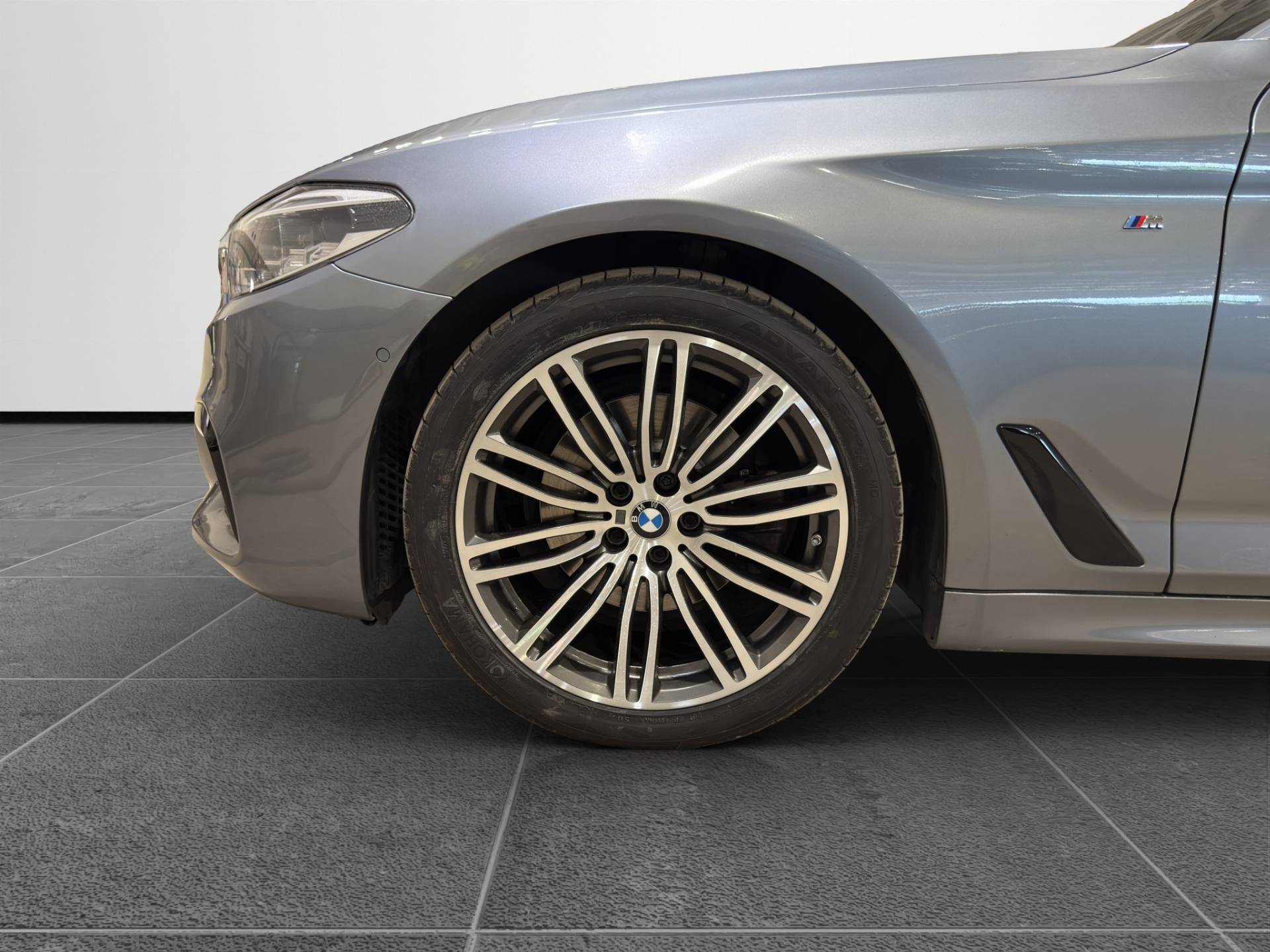 BMW Serie 5 Touring 520d Touring Msport auto usata in pronta consegna - Brandini