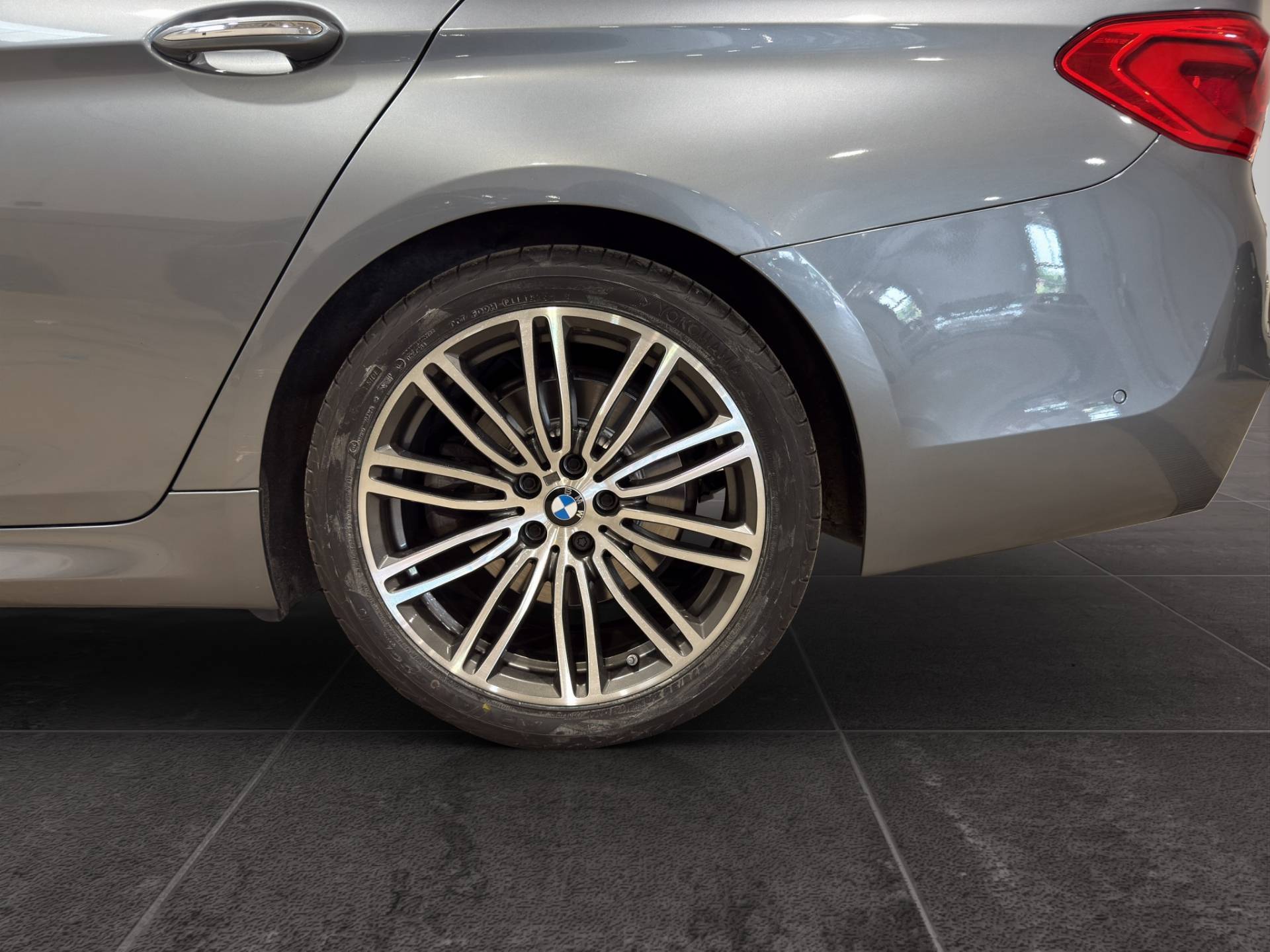 BMW Serie 5 Touring 520d Touring Msport auto usata in pronta consegna - Brandini