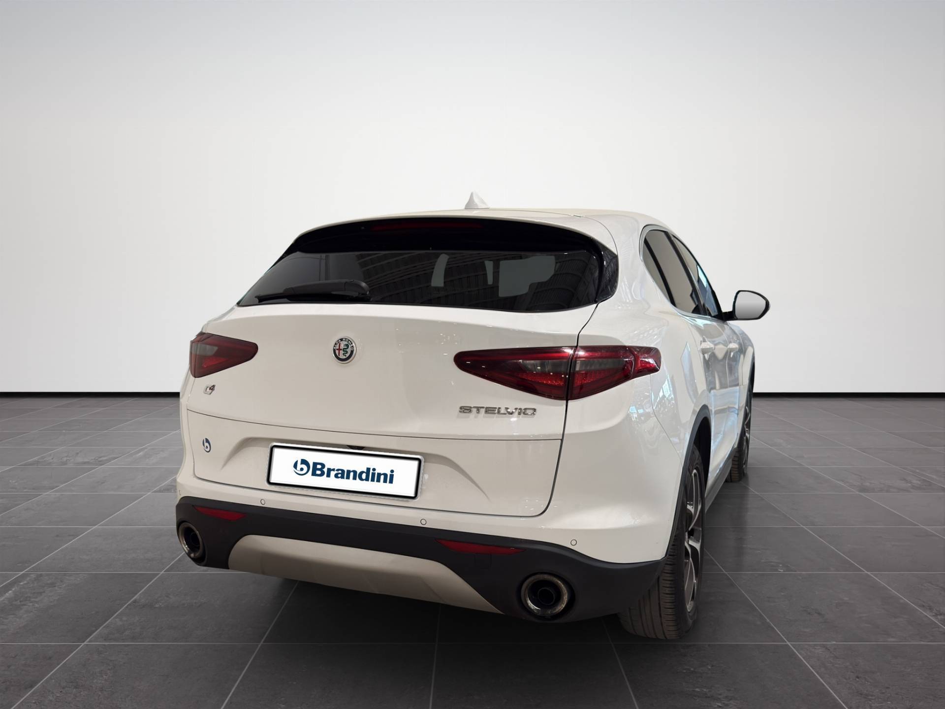 ALFA ROMEO Stelvio Stelvio 2.2 t Lusso Q4 210cv auto usata in pronta consegna - Brandini
