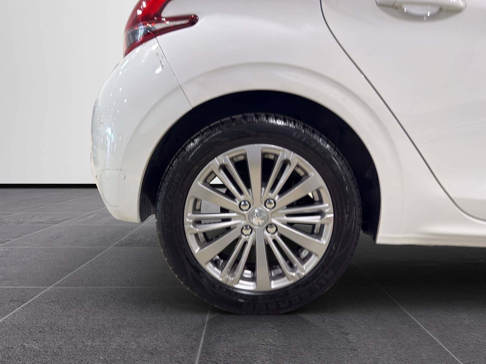 PEUGEOT 208 208 1.2 puretech Active s&s 82cv 5p neopatentati usata in pronta consegna - Brandini